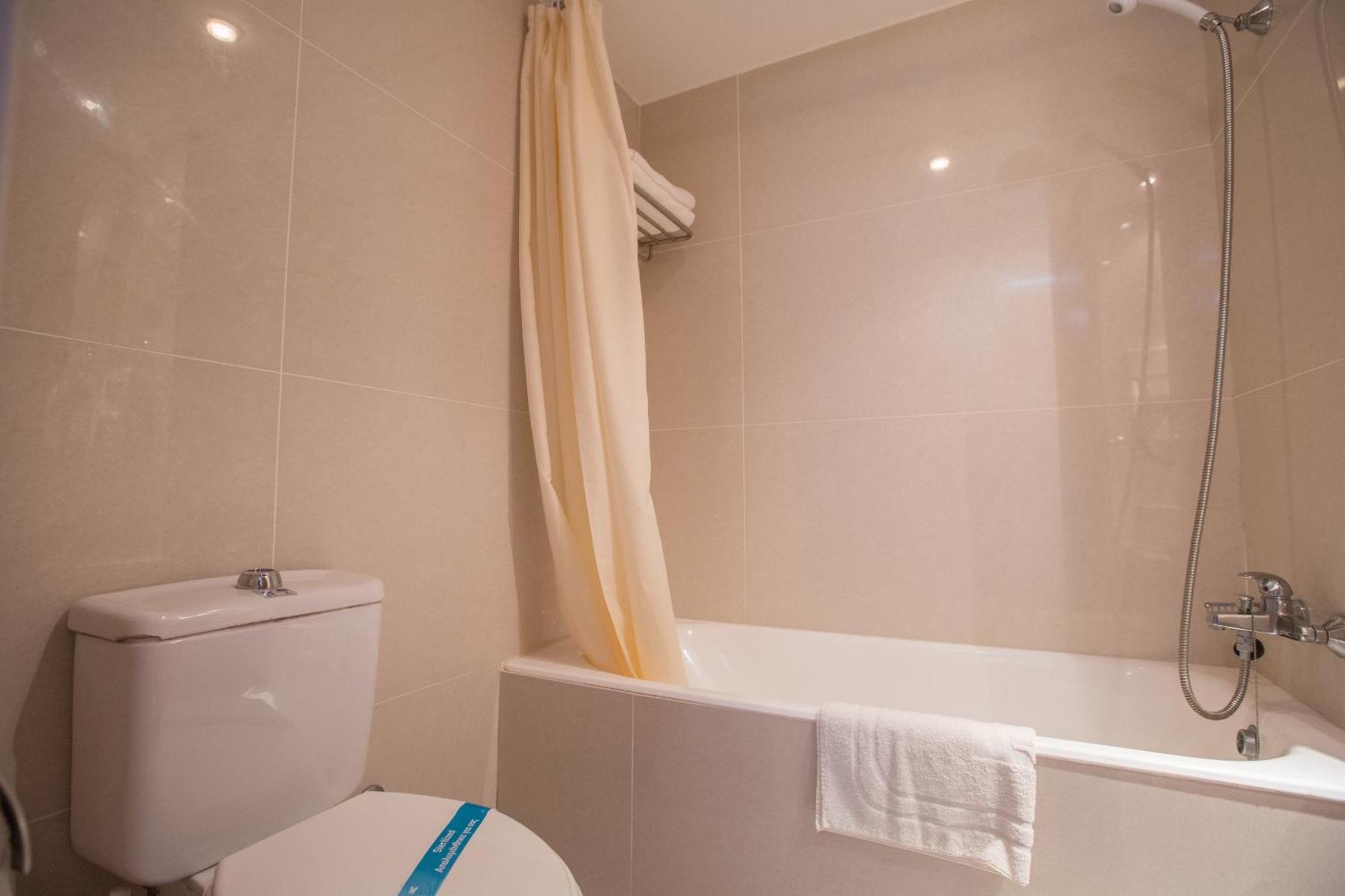 Standard Double or Twin Room Pool View