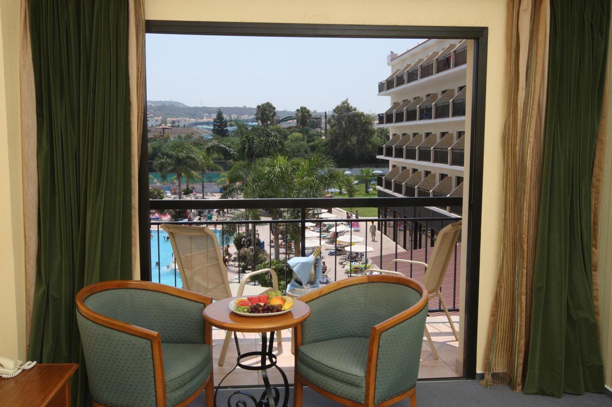 Standard Double or Twin Room Pool View