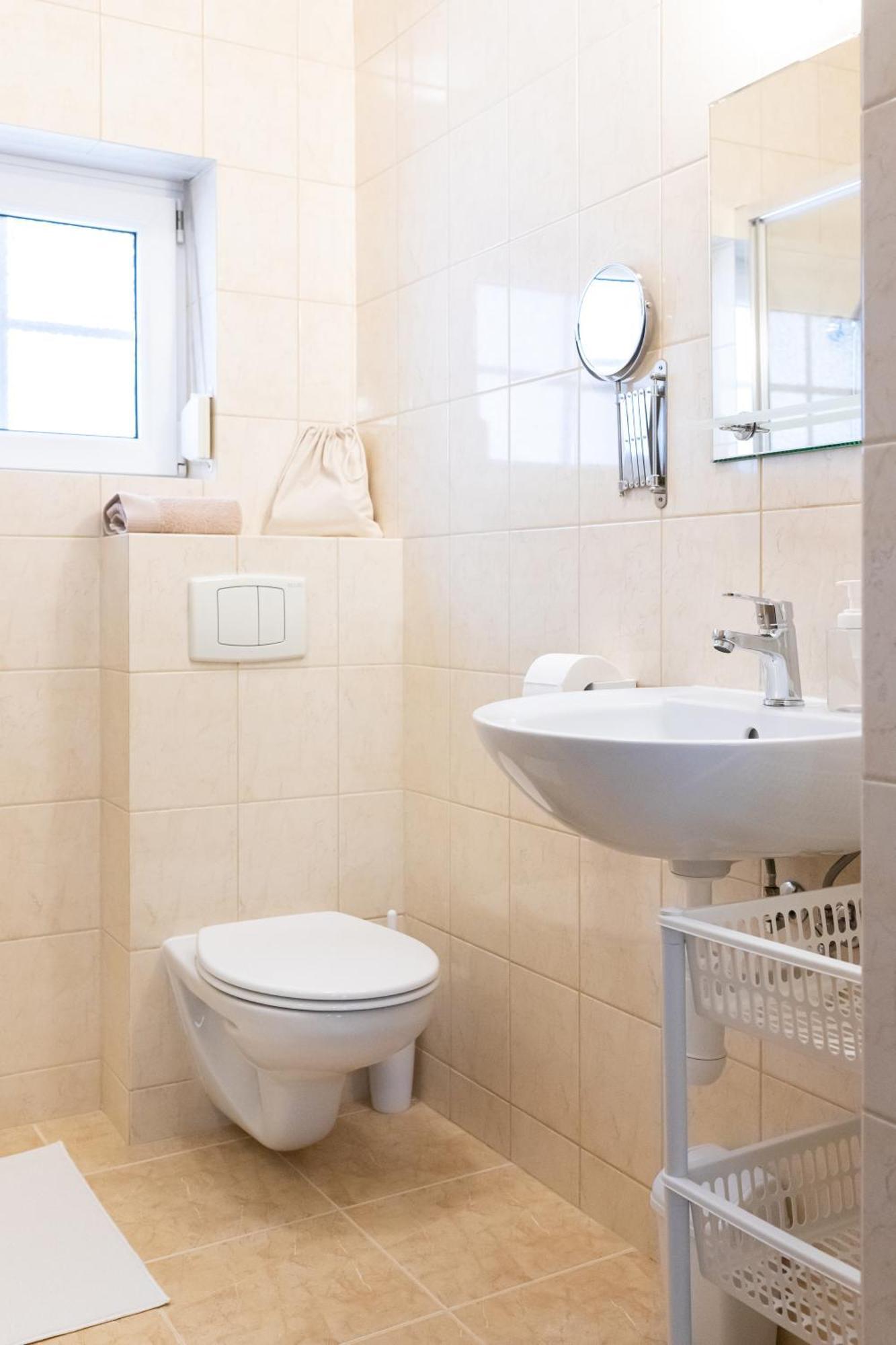 Family Studio,1536584431:JPEG