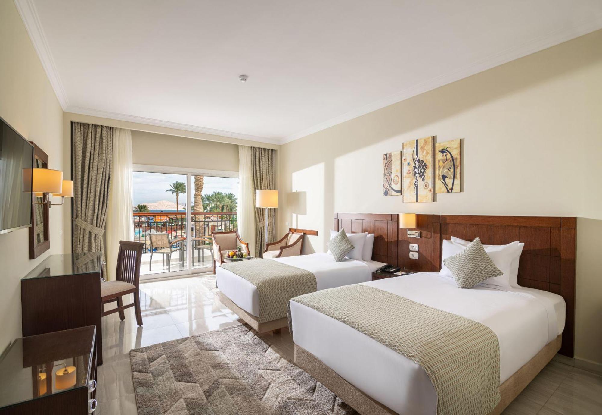 Select Room Pool View