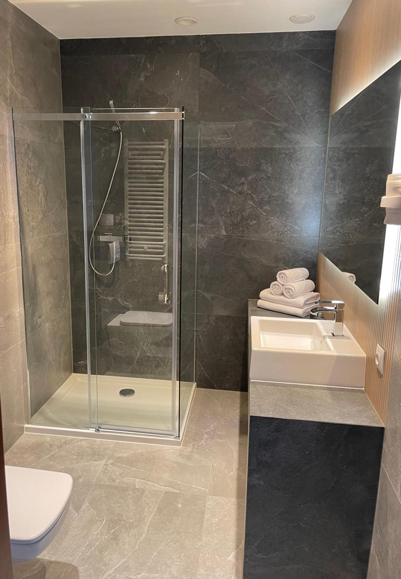 Deluxe Double Room,1538335663:JPEG