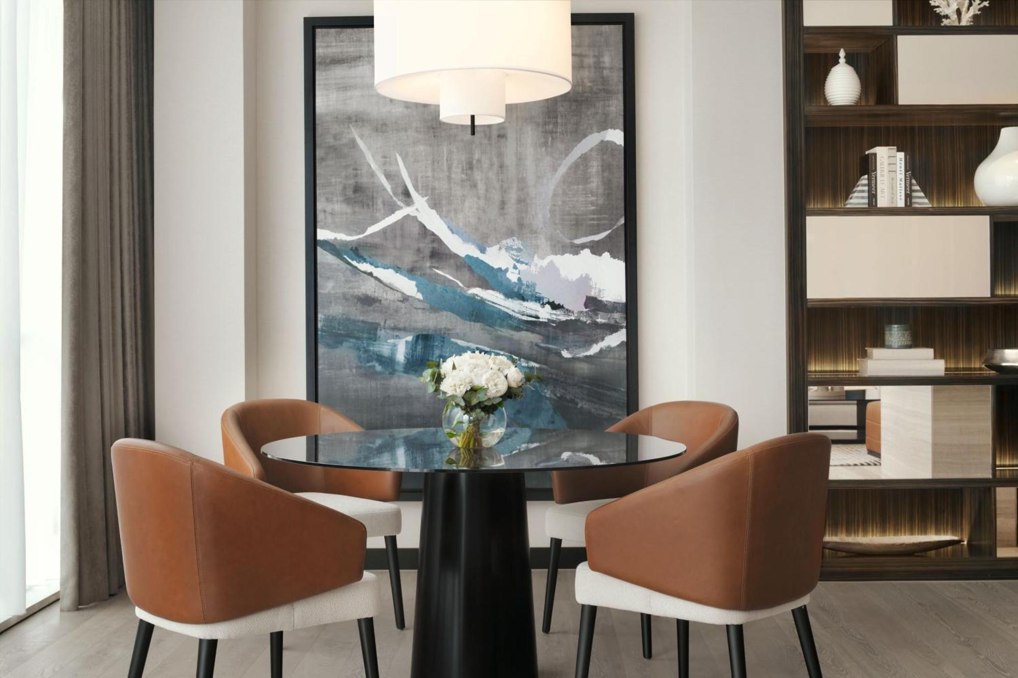 Executive Suite Club lounge access 1 King Skyline view
