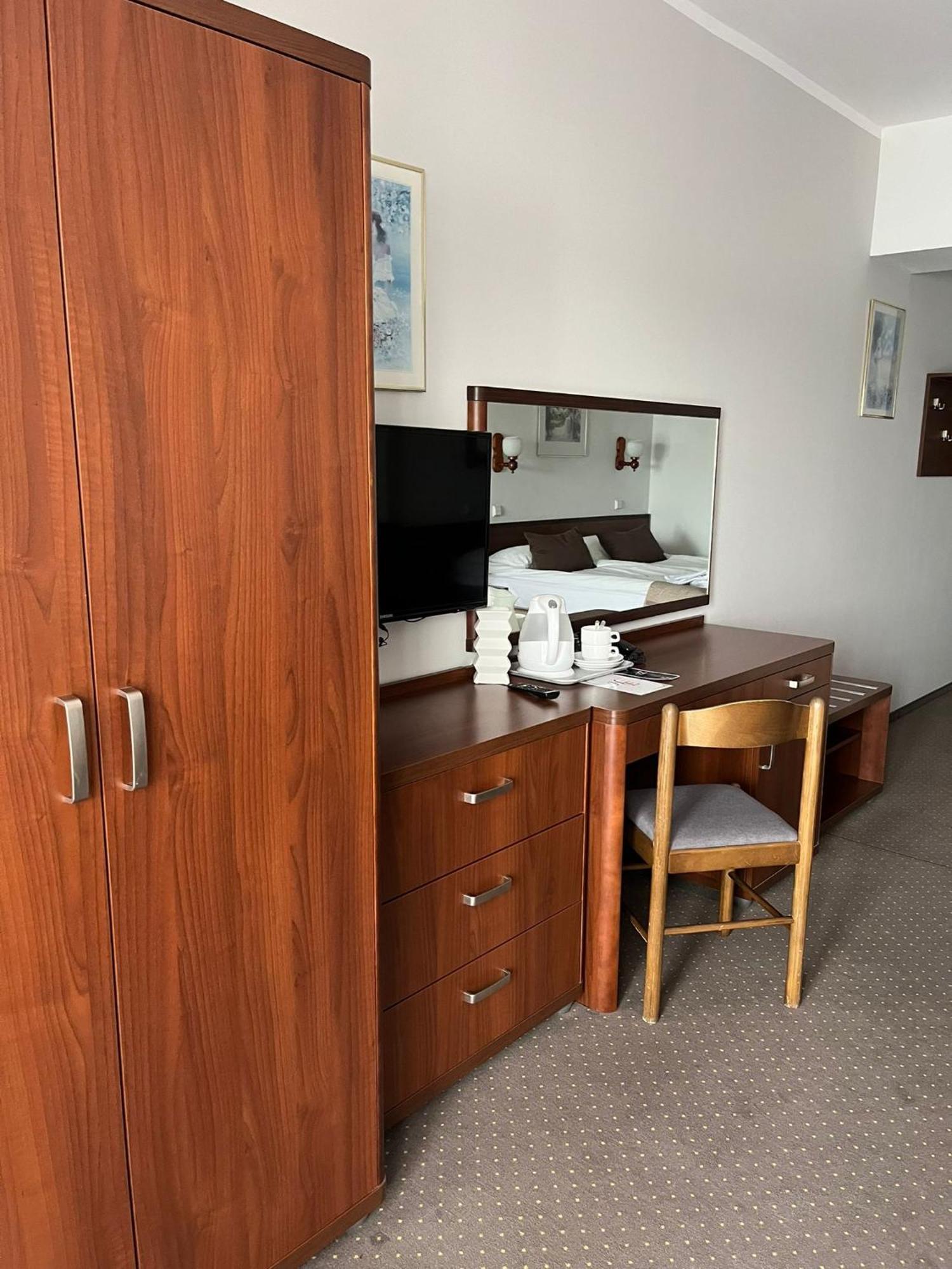 Double or Twin Room,1540073620:JPEG