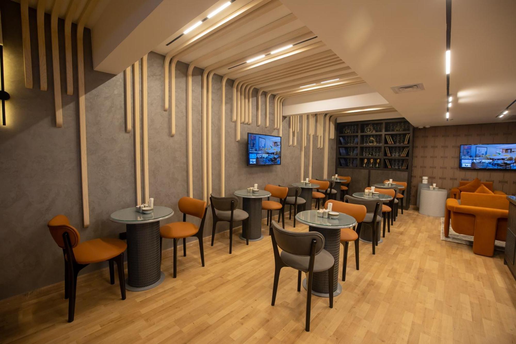 Premium Twin Room 24 or 7 Butler Lounge Access