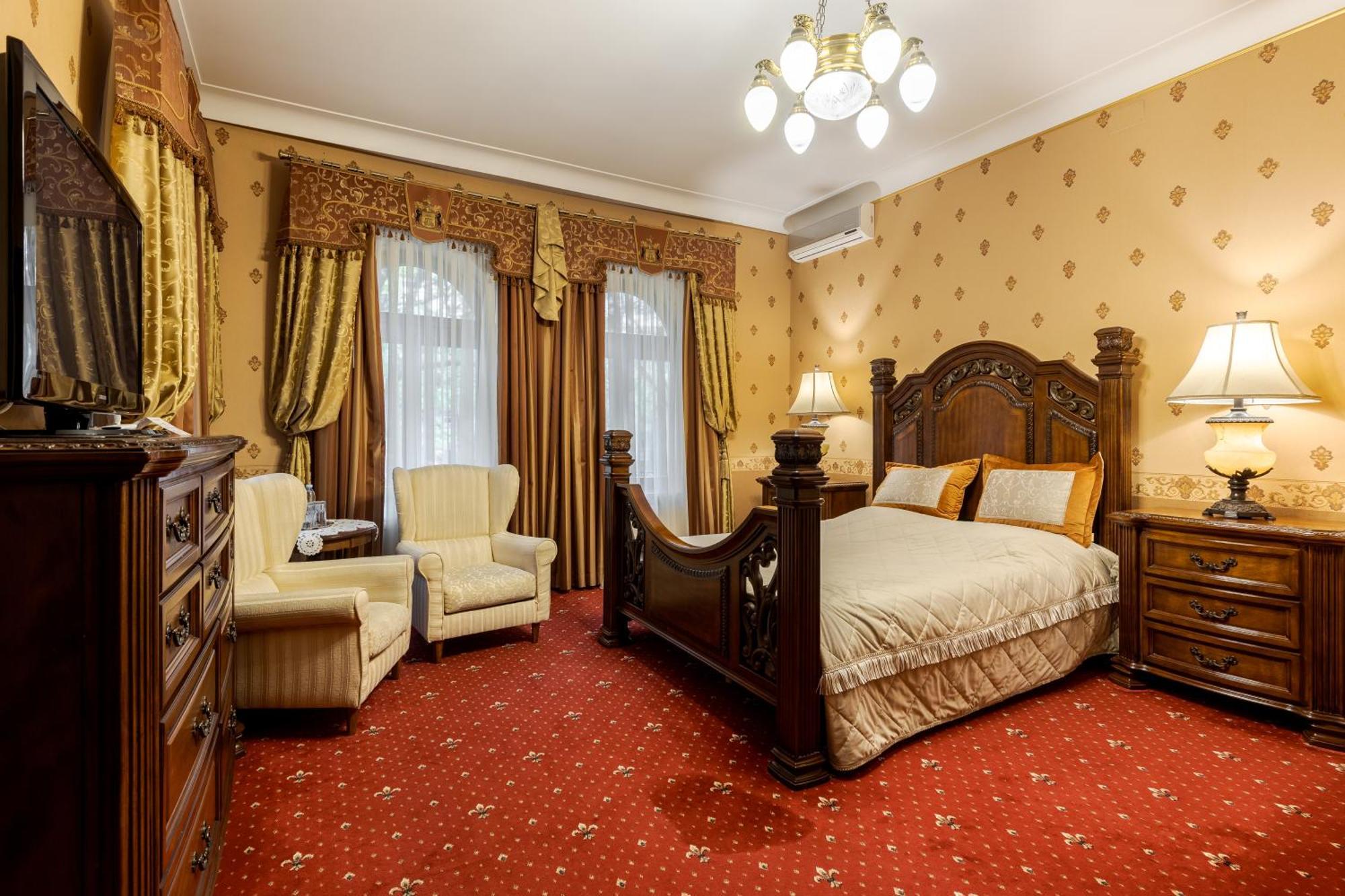 Royal Suite,1541971027:JPEG