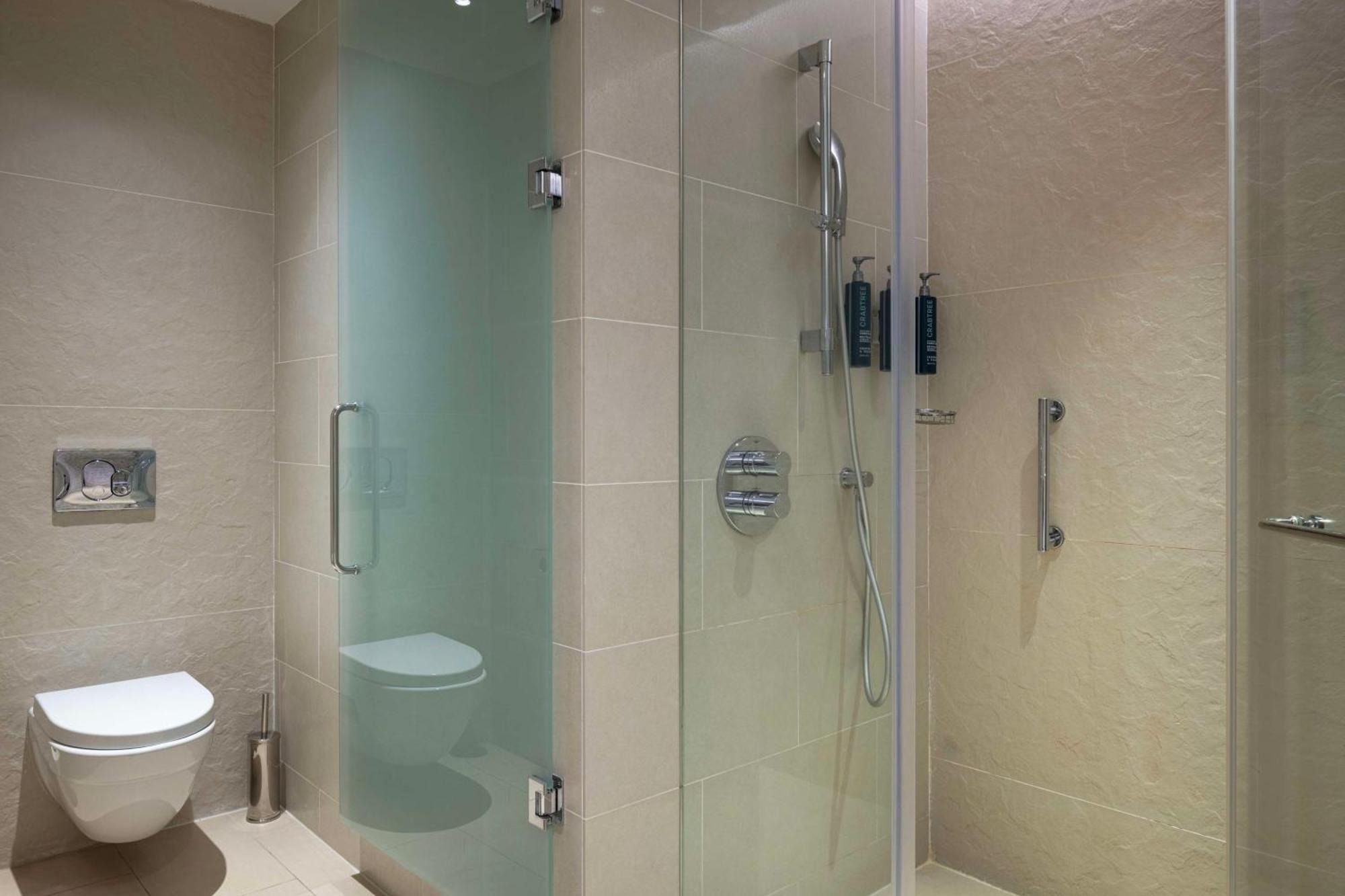 King Guest Room,1542664366:JPEG