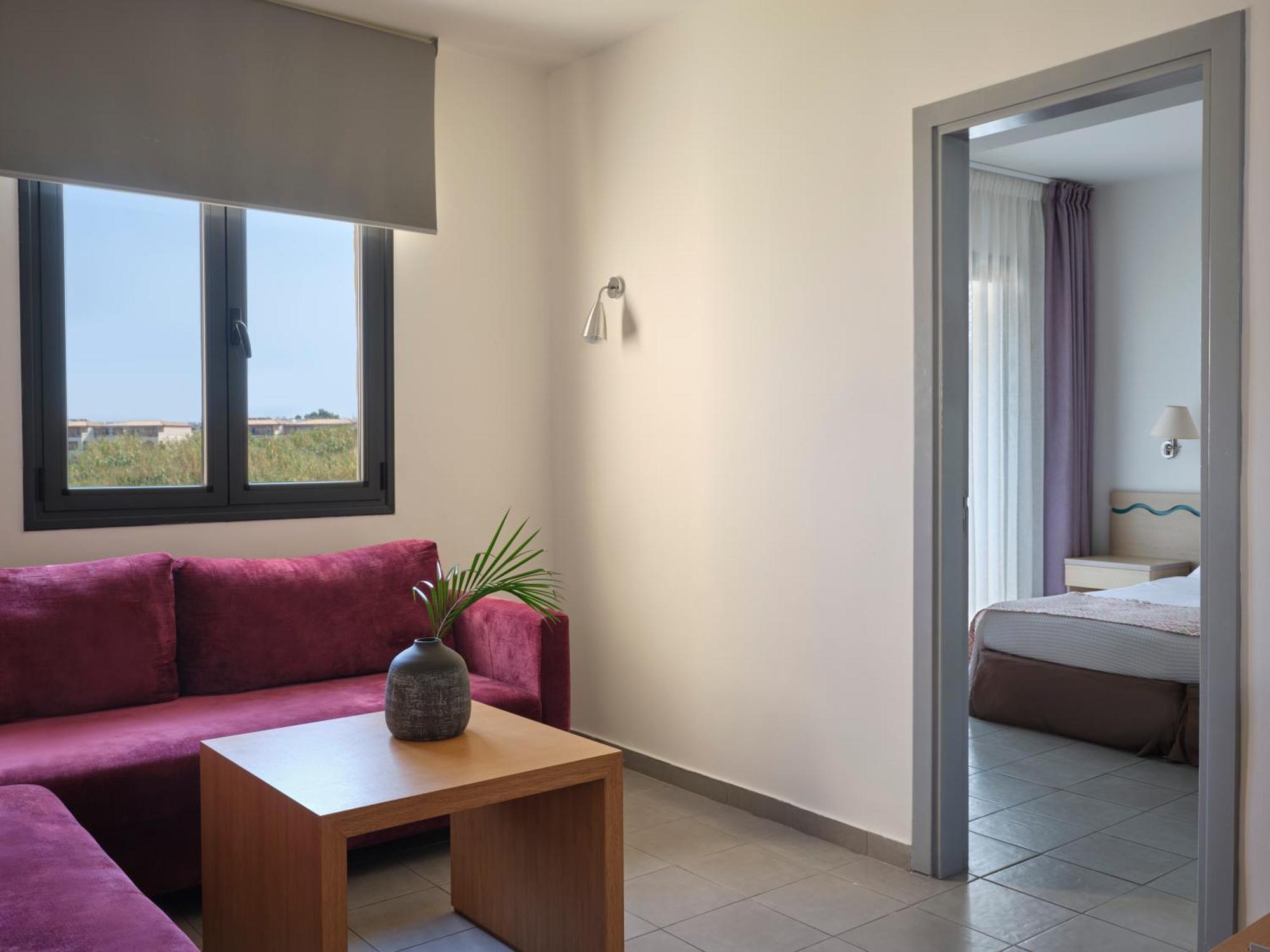 One Bedroom Superior Family Room Sea View
