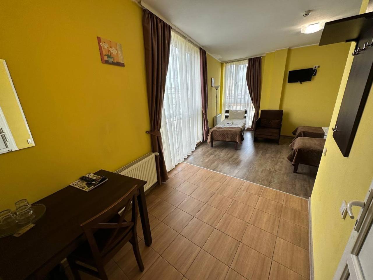 Comfort Triple Room