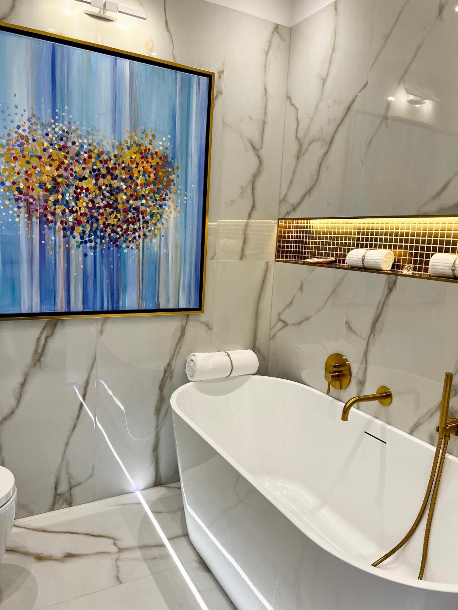 Luxury Two - Bedroom Magnific Suite with Old Town view ul.Krzywe Koło