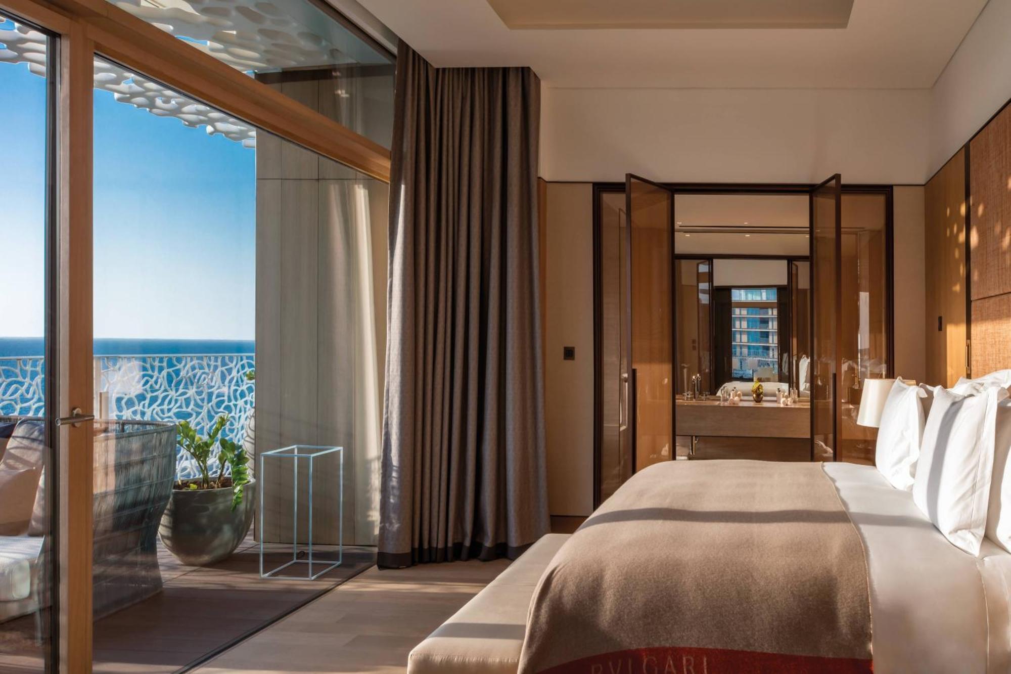 Deluxe King Suite Balcony