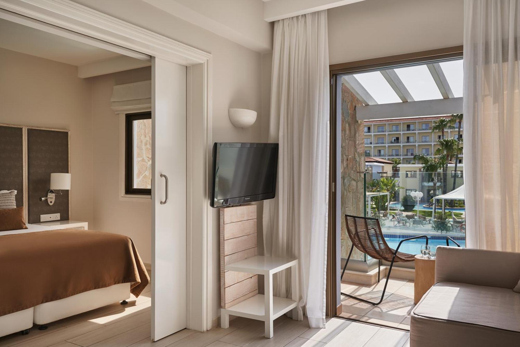 Premium One Bedroom Suite Pool View