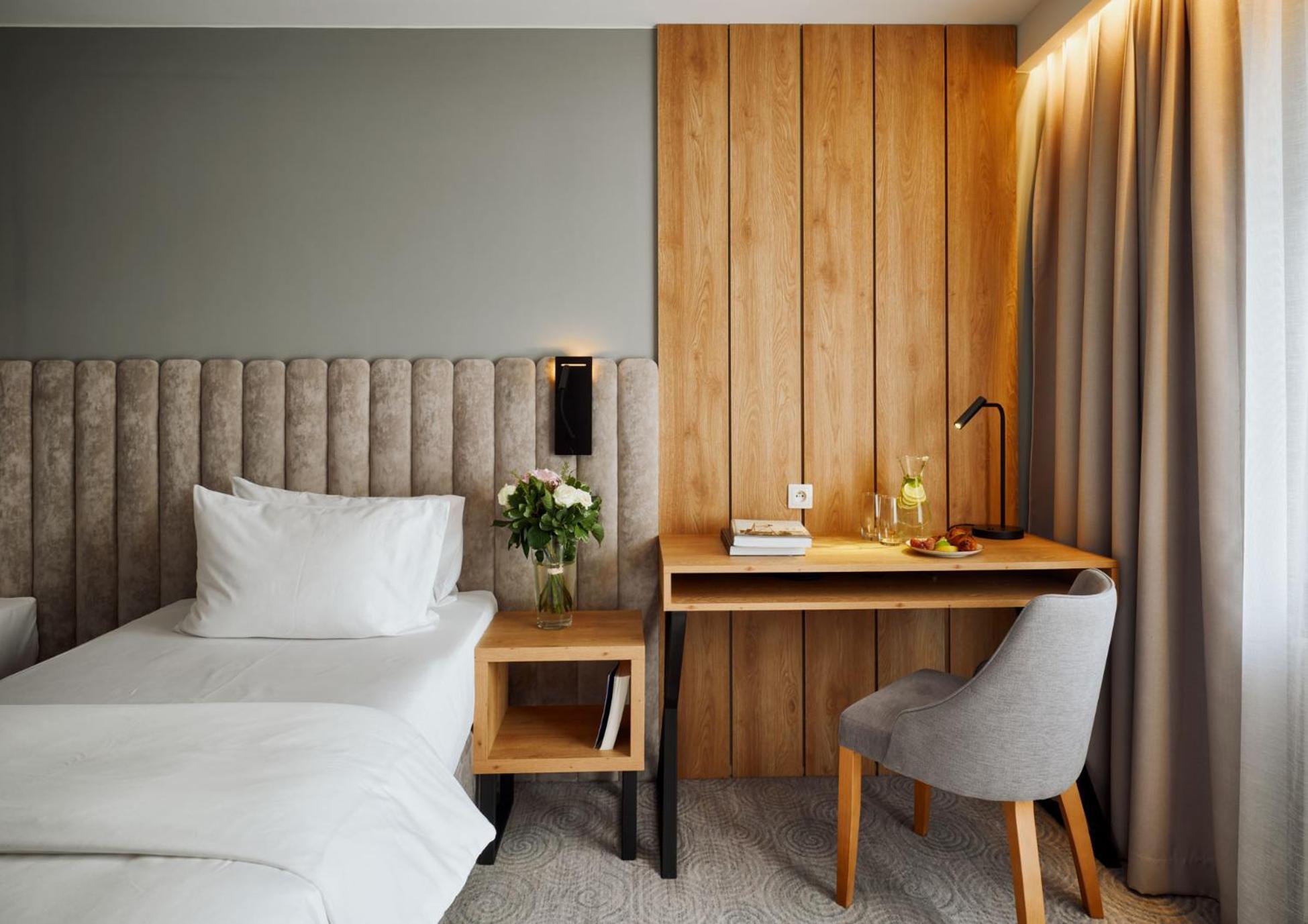Twin Room,1544013646:JPEG