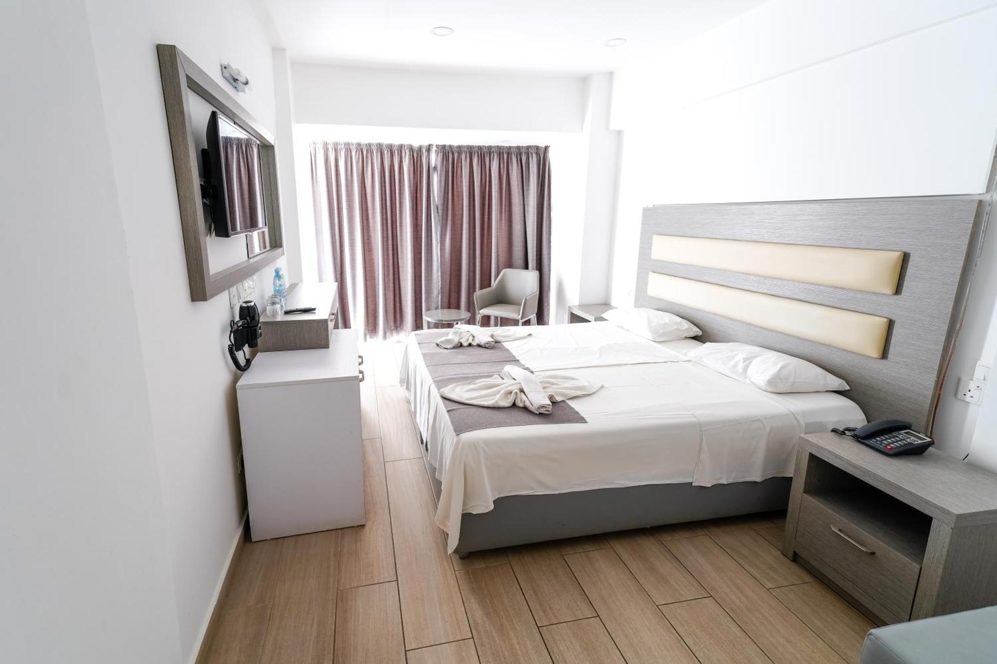 Double or Twin Room Pool View