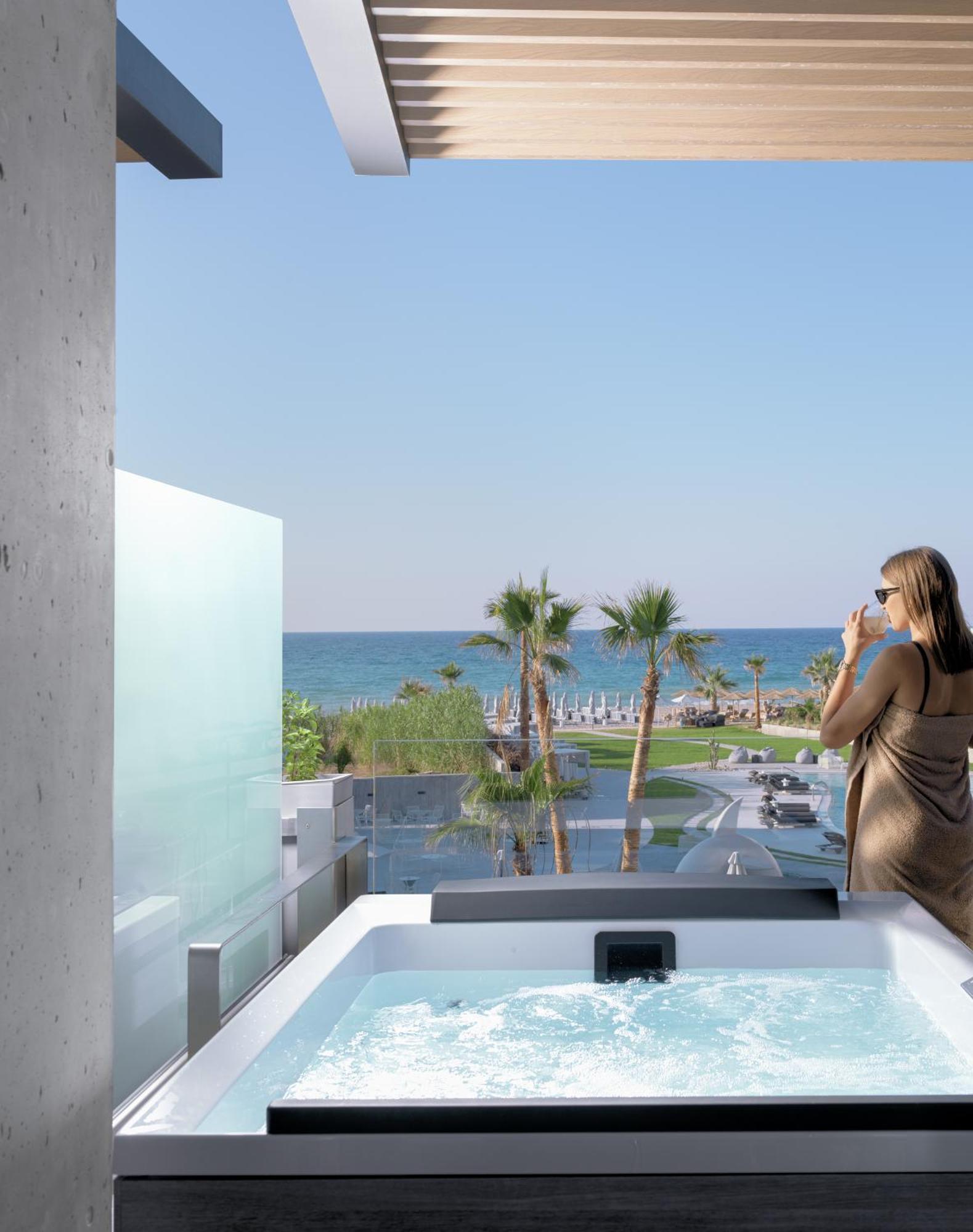 Nautilux Suite Hot Tub & Sea View