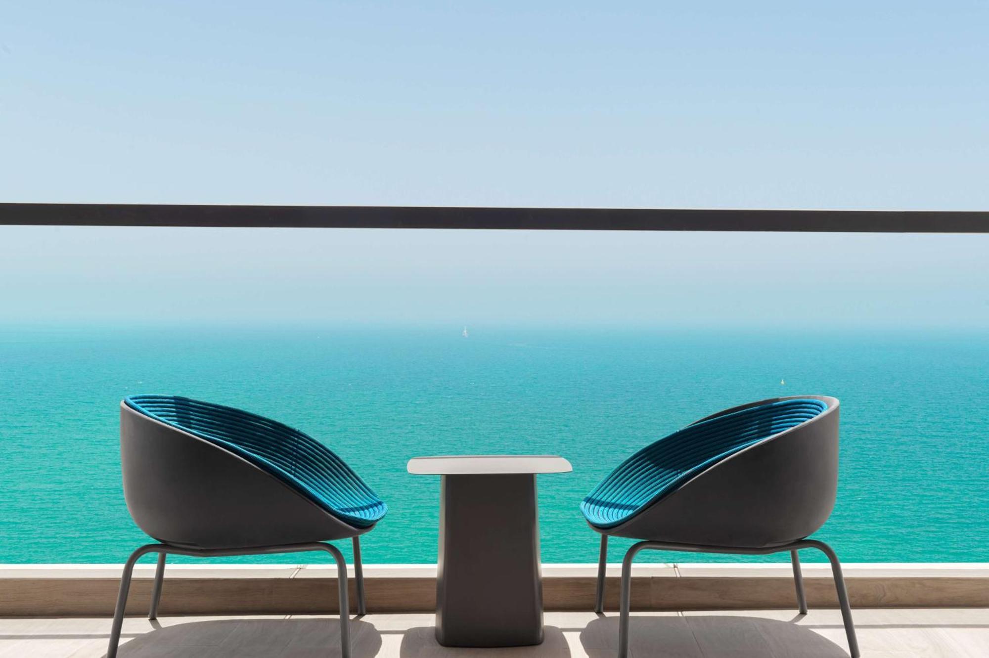 King Family Treasure Room Sea View