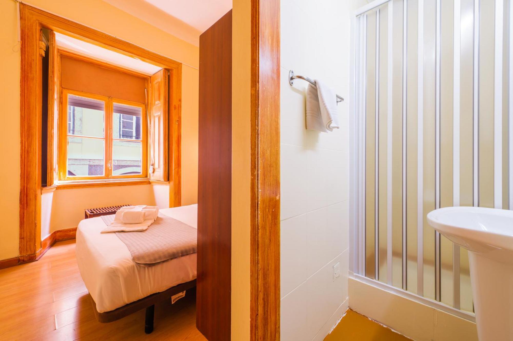 Budget Double Room Shared Toilet