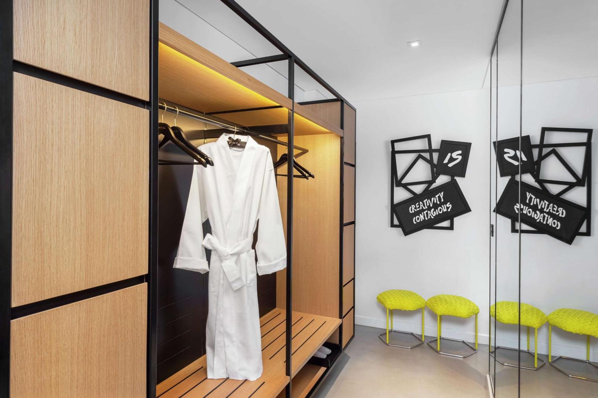 King Room,1548270451:JPEG