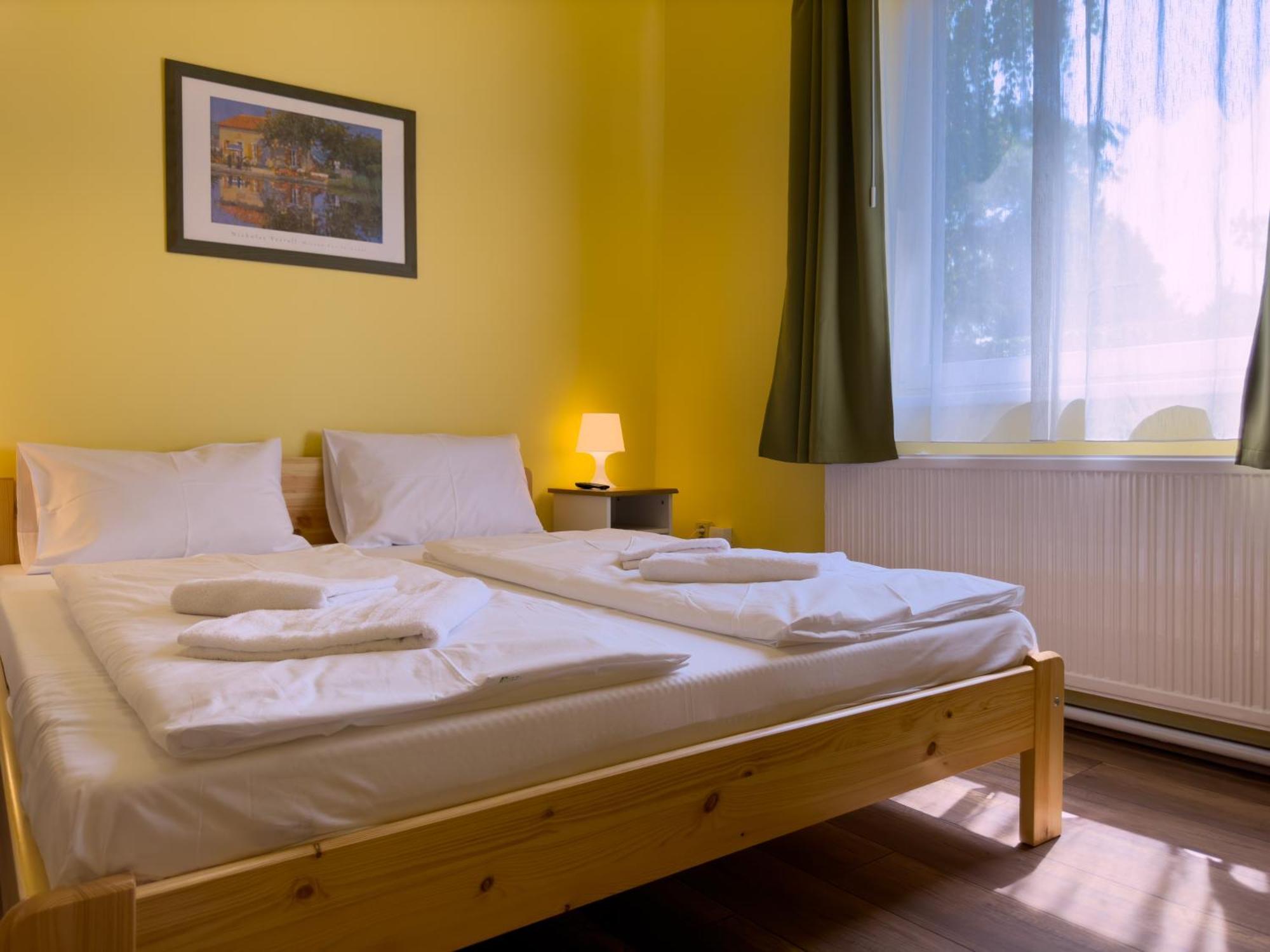 Double Room with Extra Bed,1548297070:JPEG