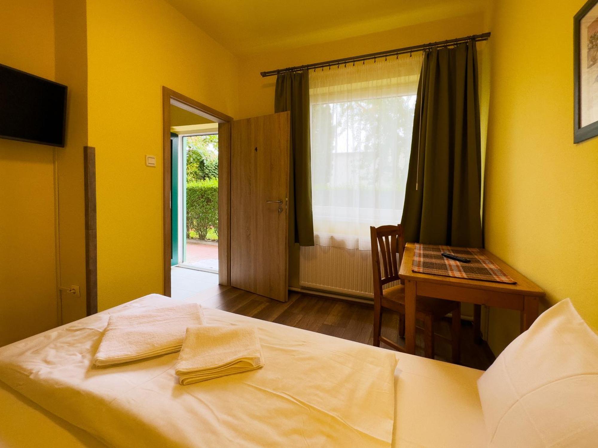 Standard Single Room,1548321463:JPEG