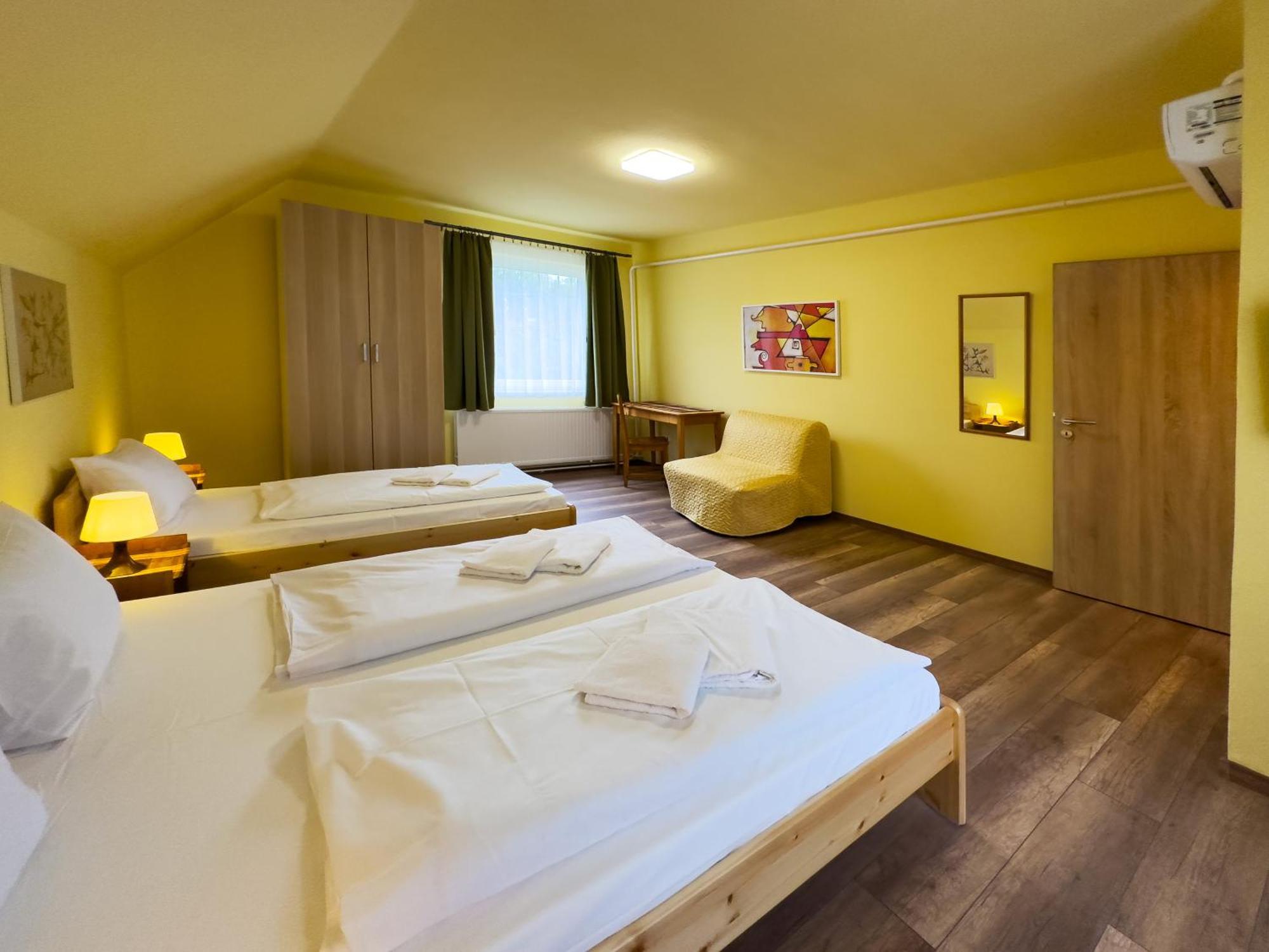 Family Room with Terrace,1548322396:JPEG