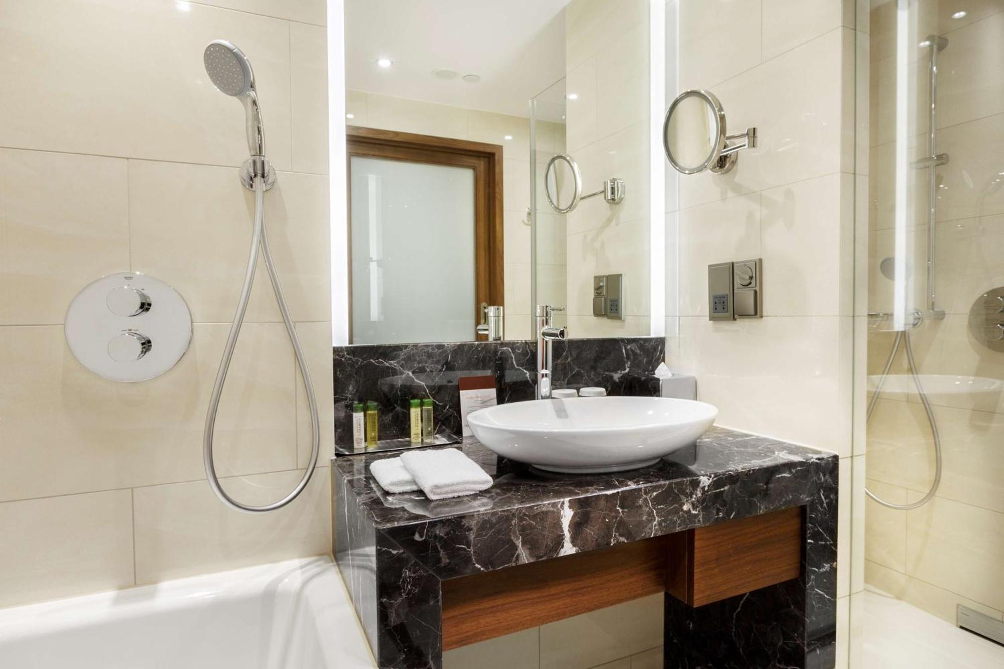 Twin Room,1548831316:JPEG