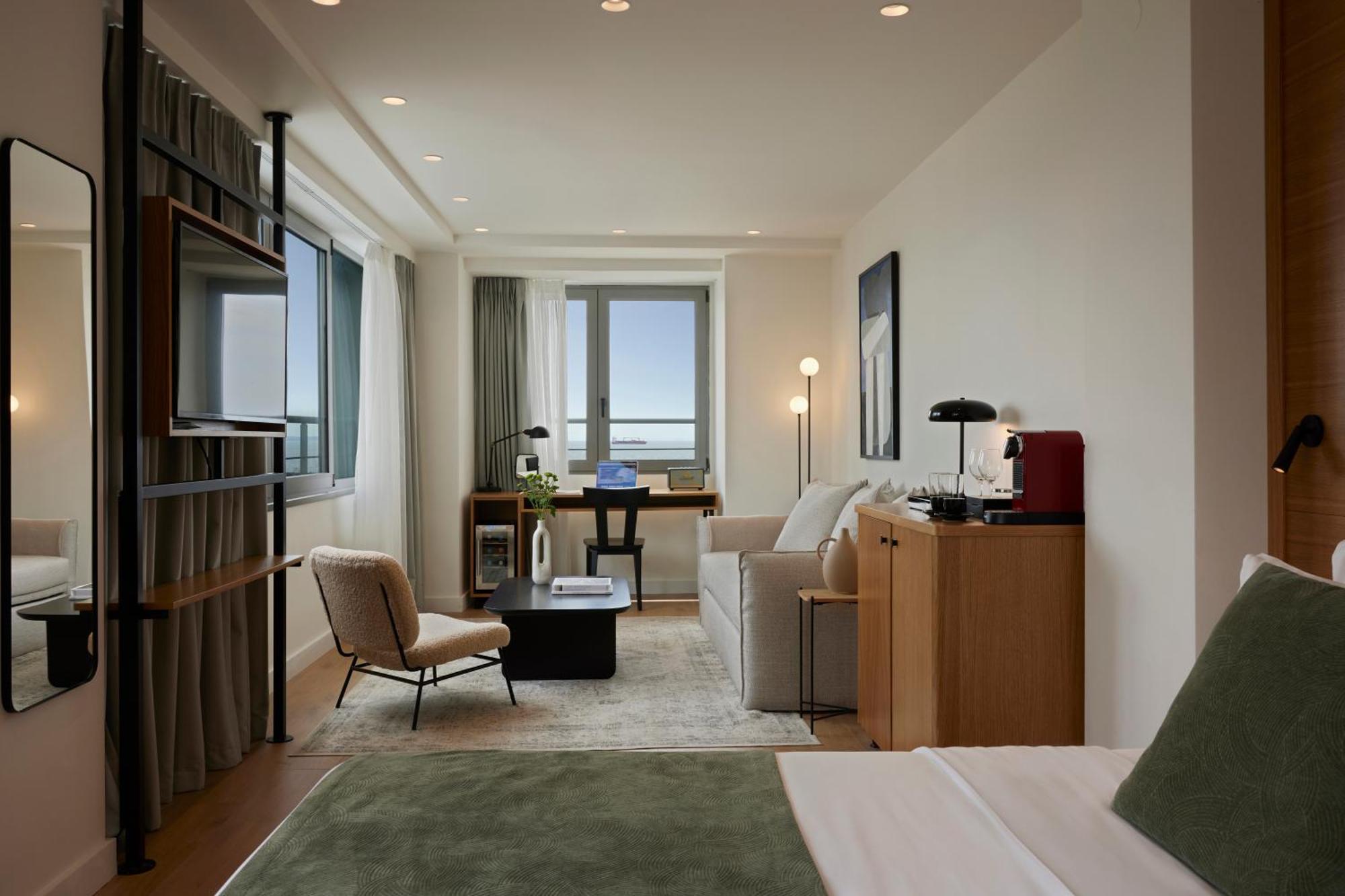 Signature Suite