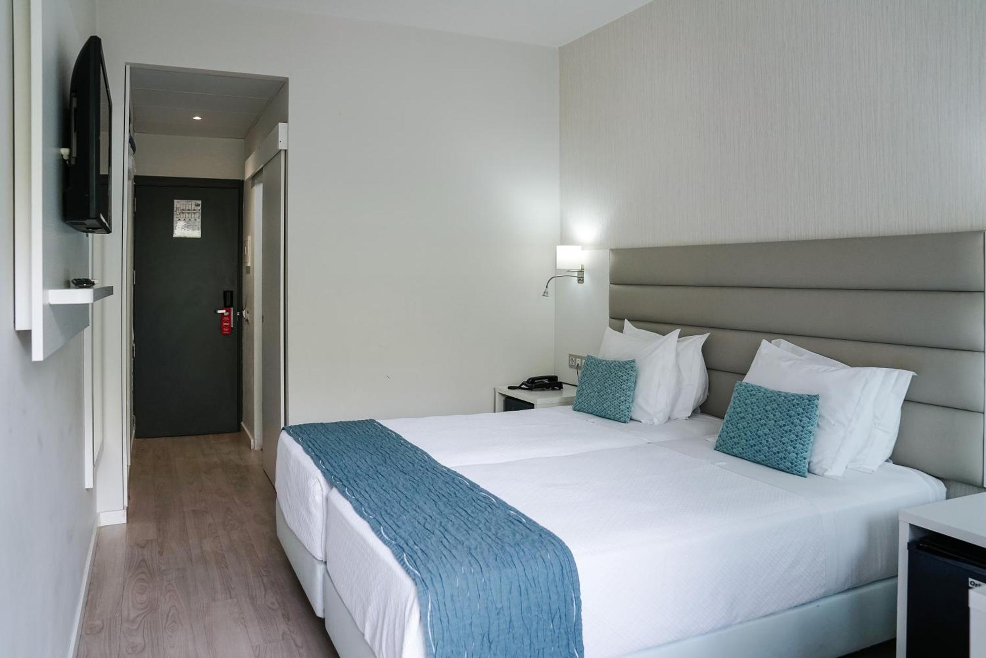 Twin Room Side Sea View