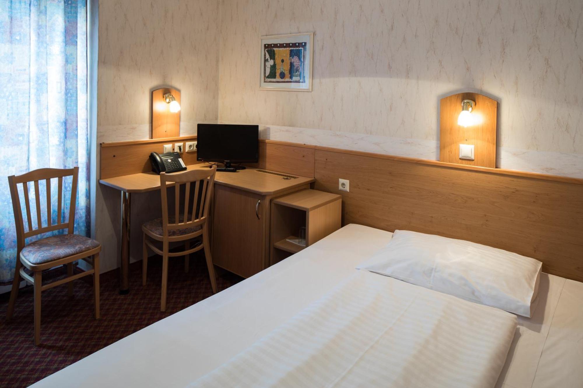 Economy Double Room
