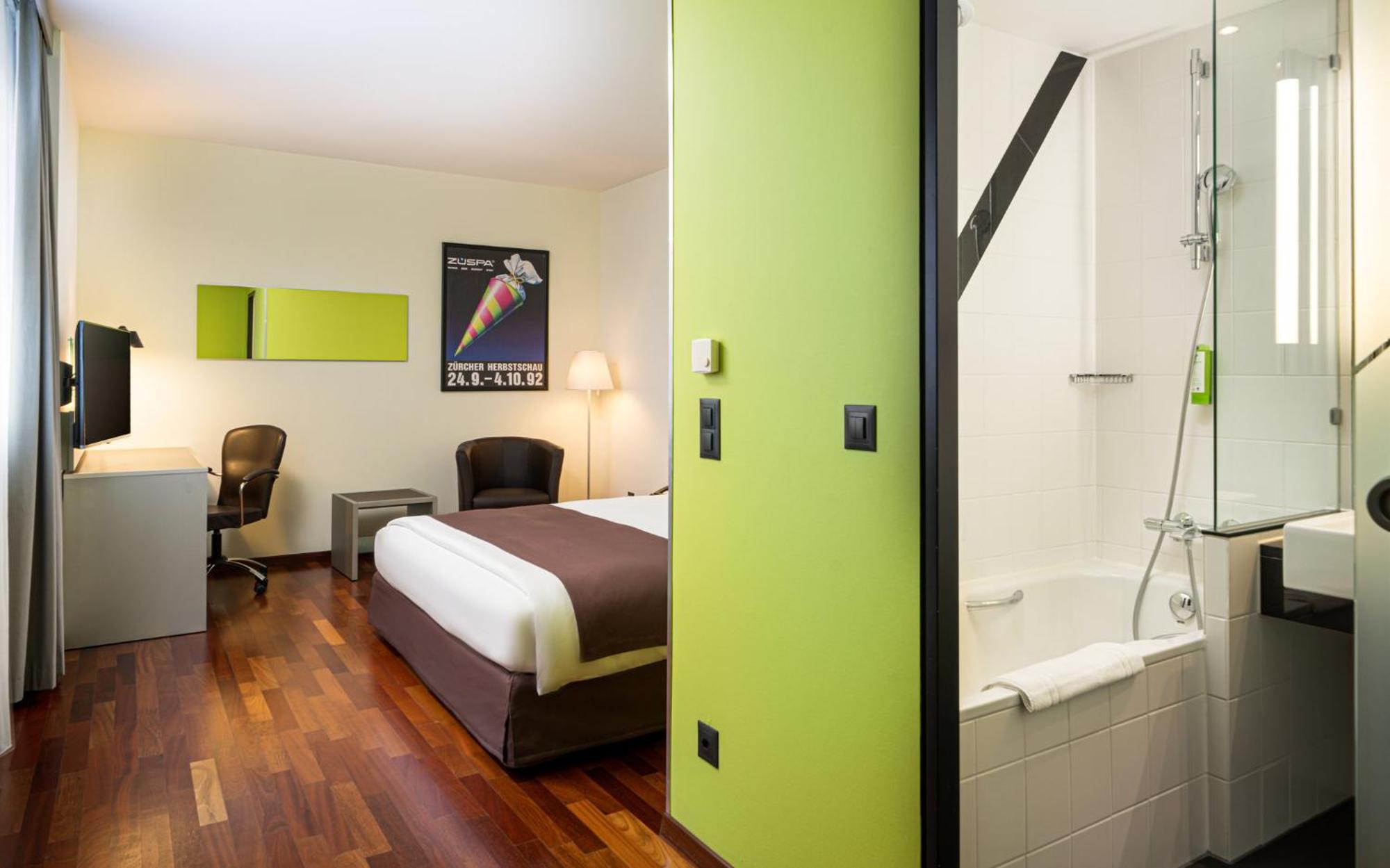 Premium Corner King Room