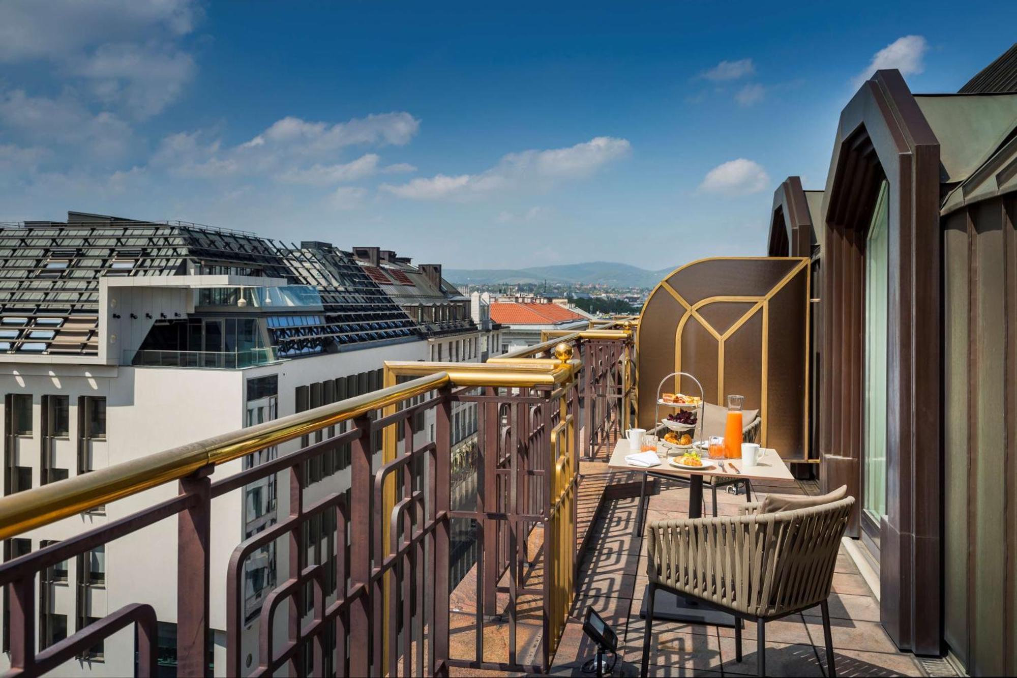 King Penthouse Family Suite