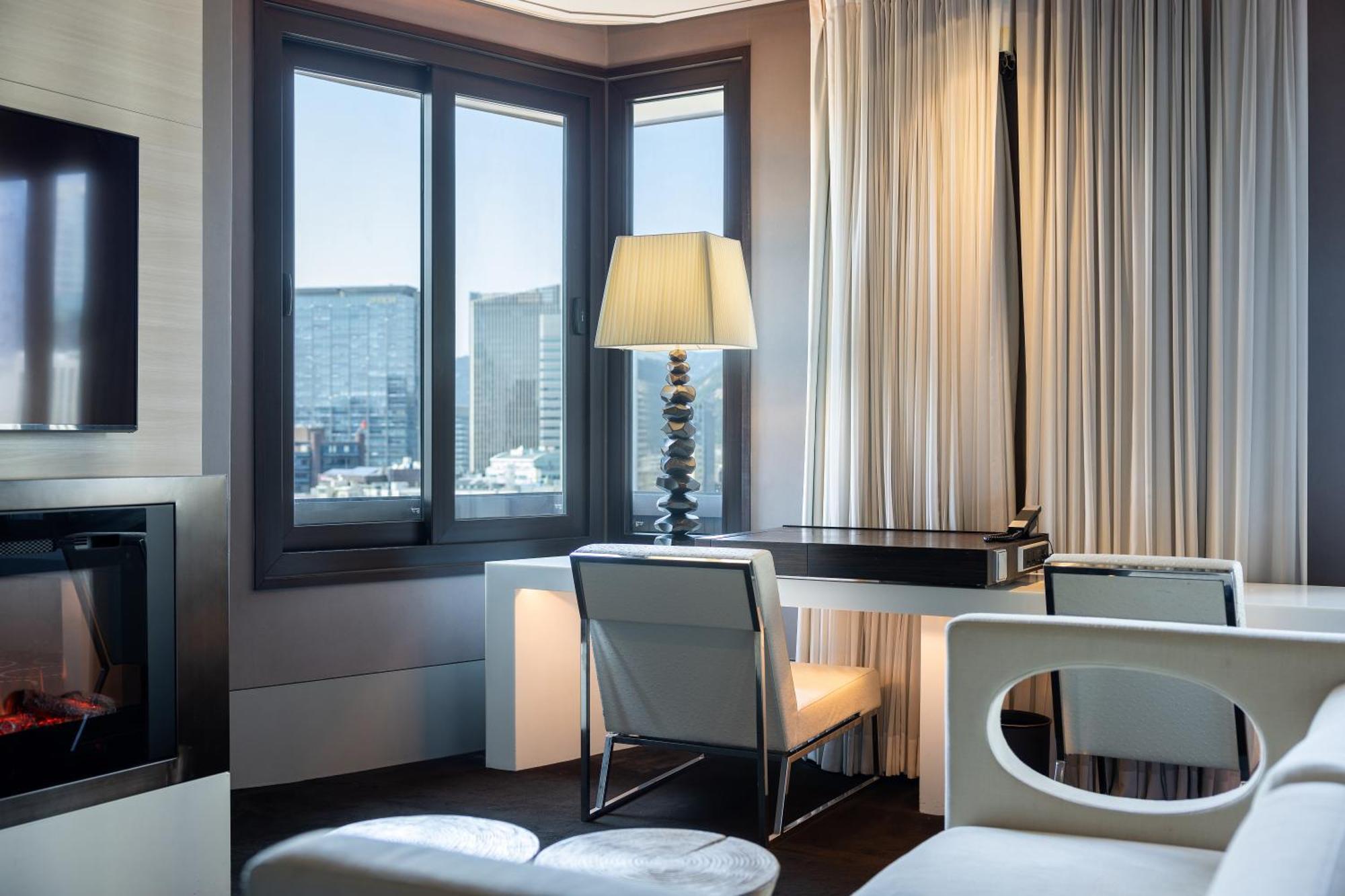 Plaza Suite