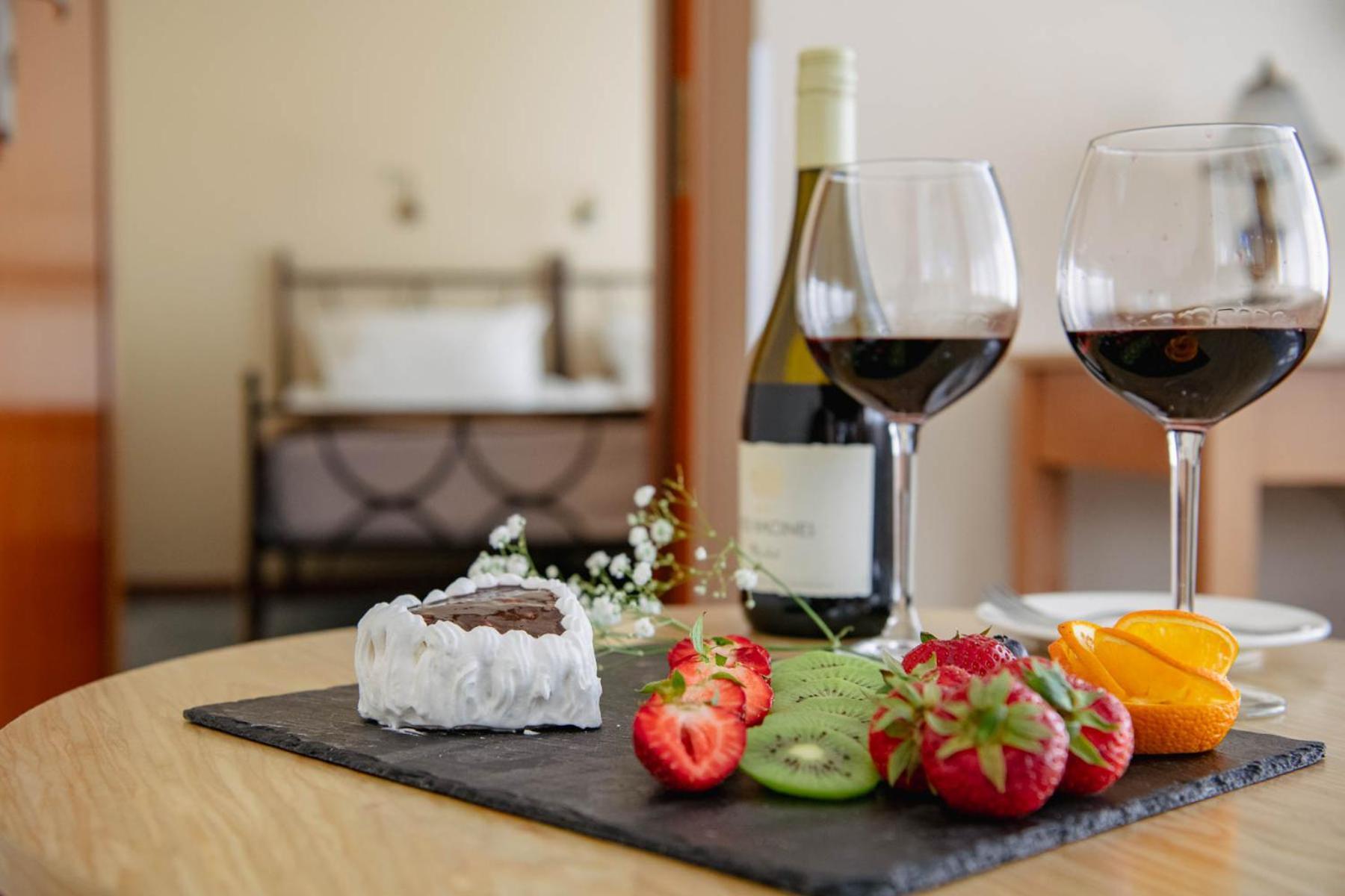 Family Room,1550634271:JPEG