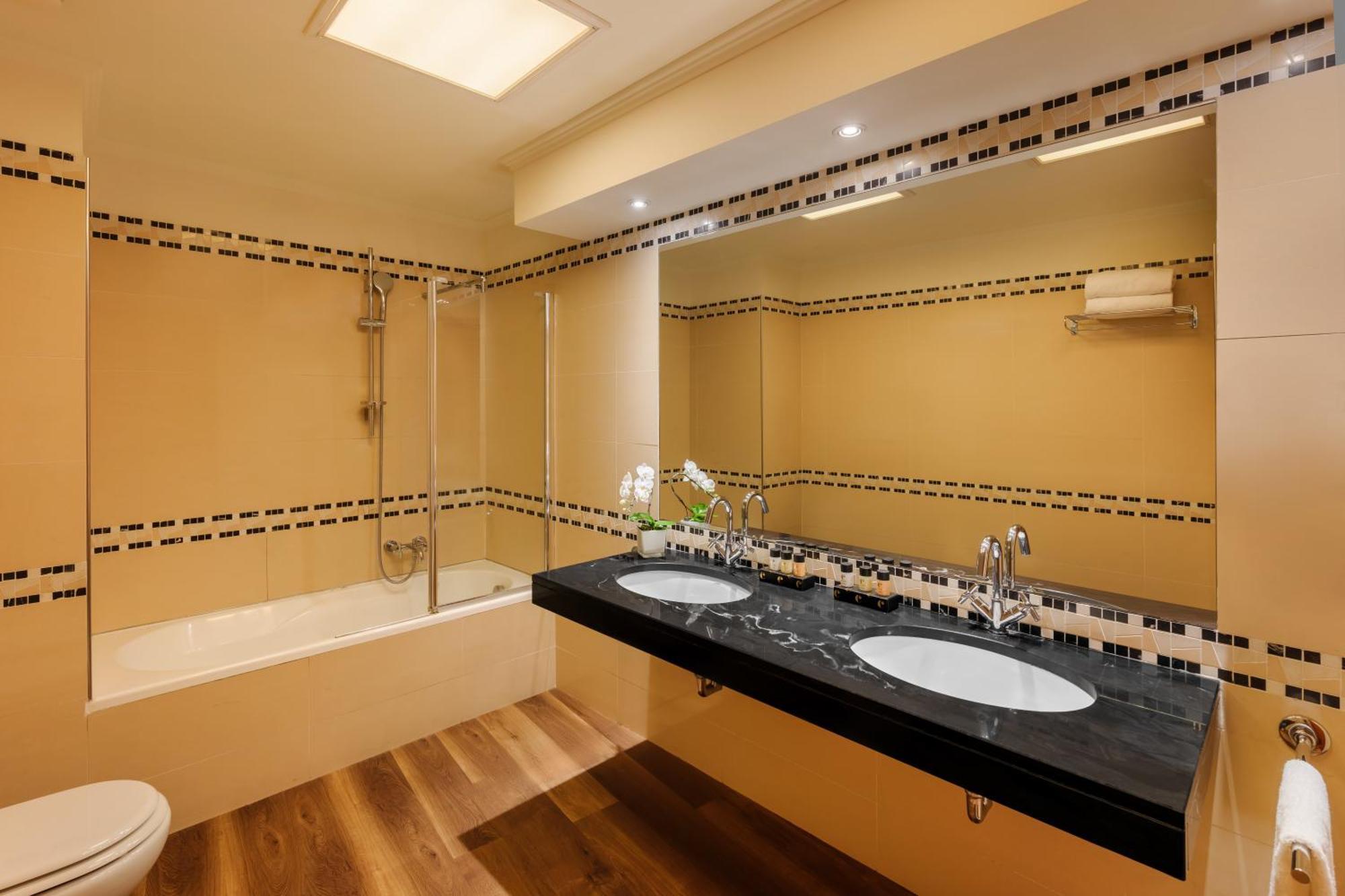 Superior Triple Room,1551250801:JPEG