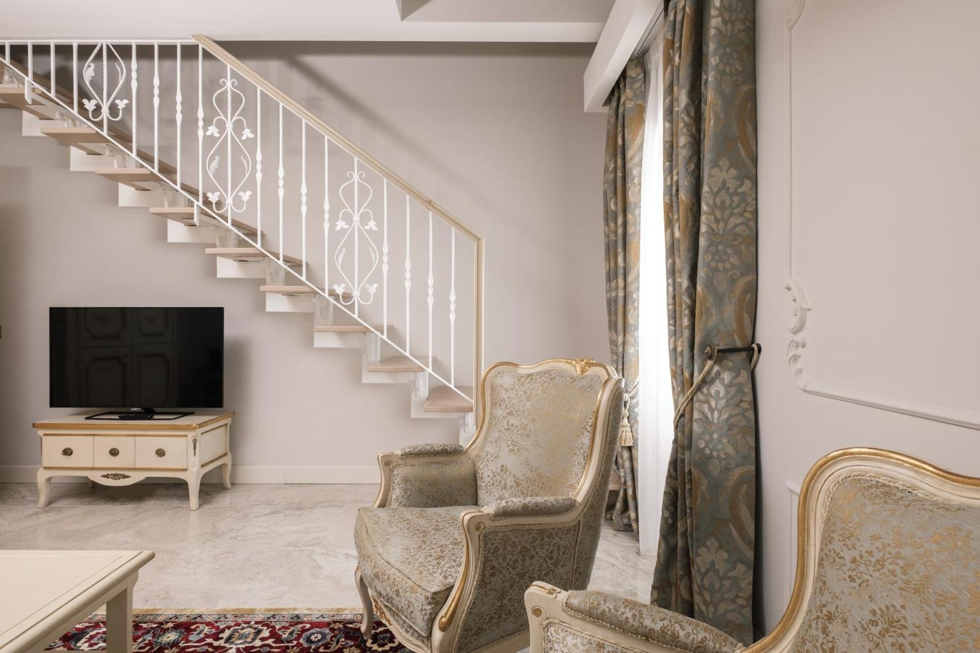 Signature Suite
