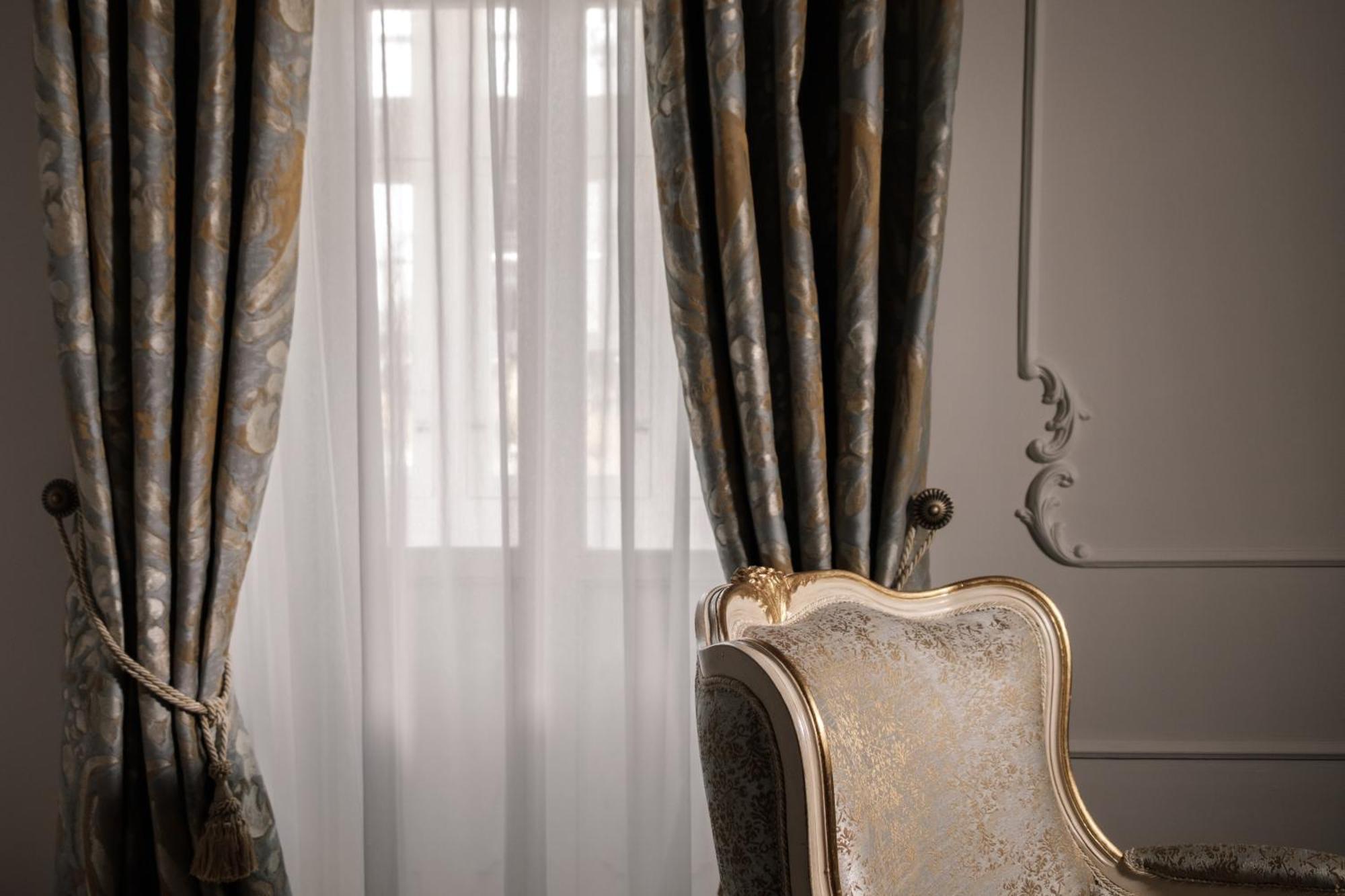 Signature Suite