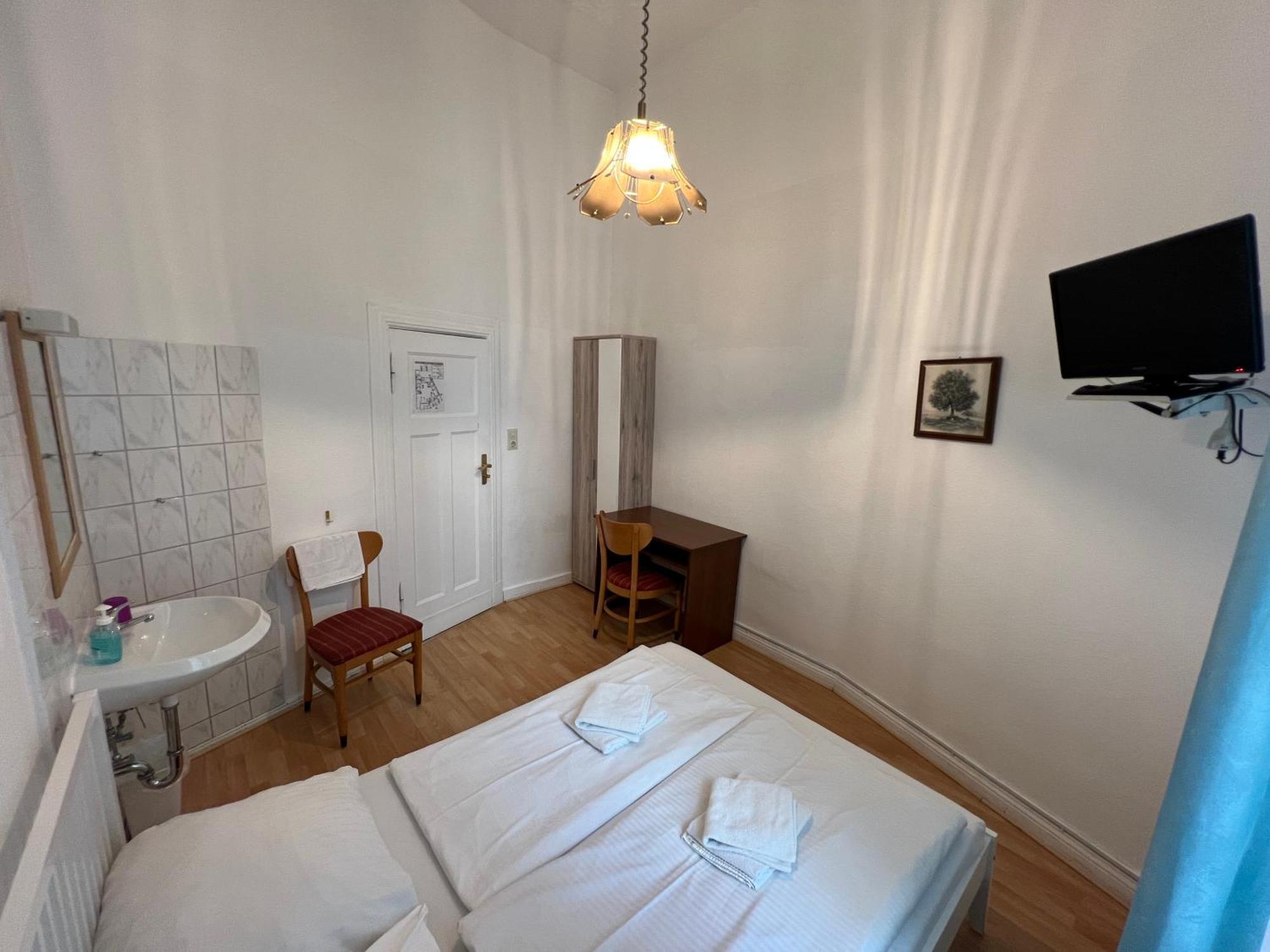 Standard Double Room with Shared Bathroom,1551724903:JPEG