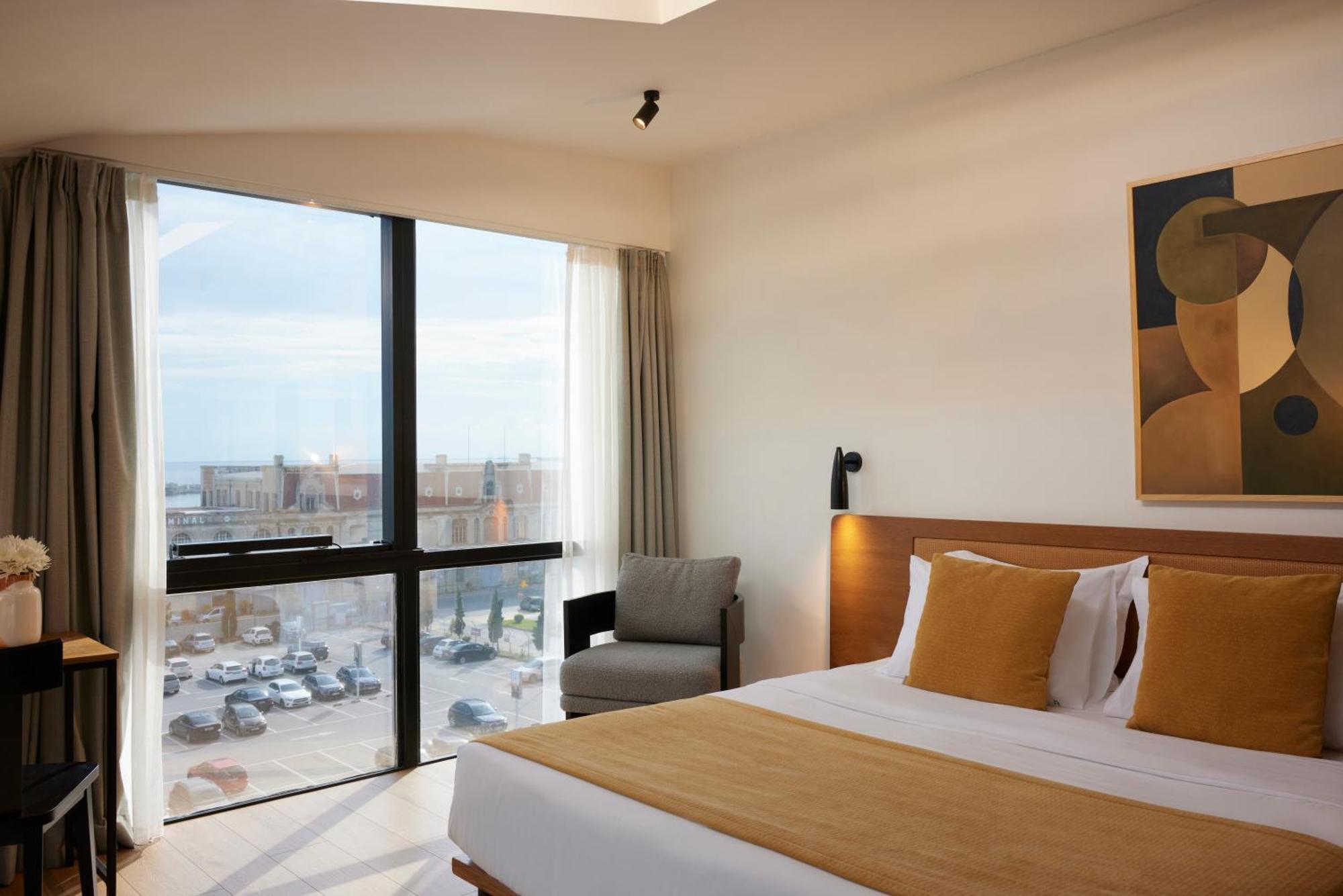 Signature Suite