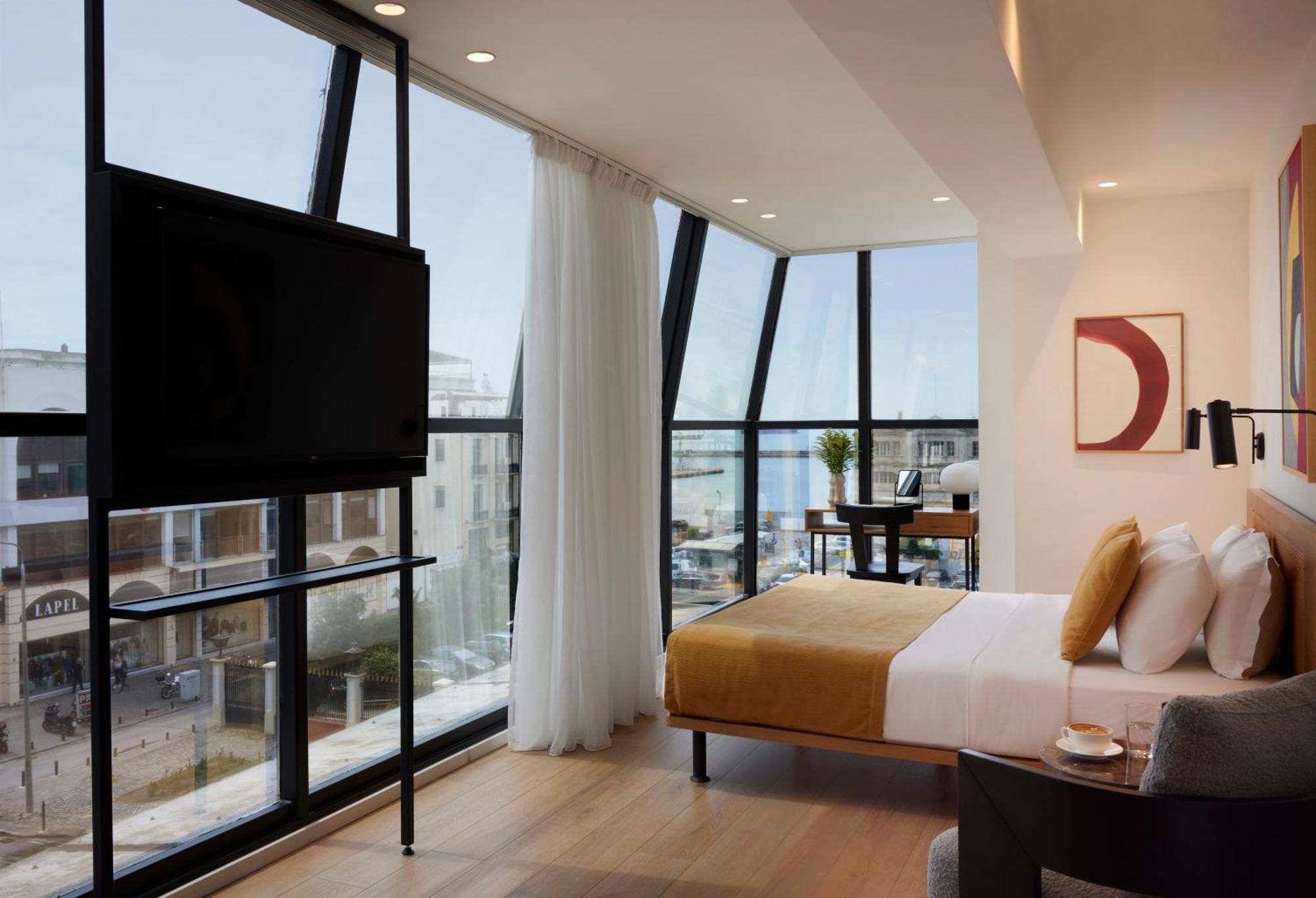 Signature Suite