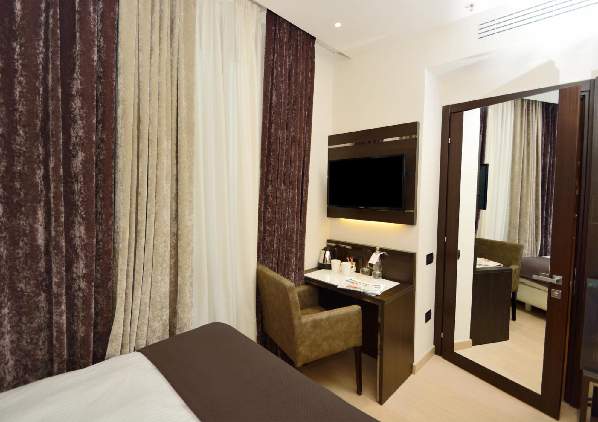 Deluxe Single Room,1552033690:JPEG