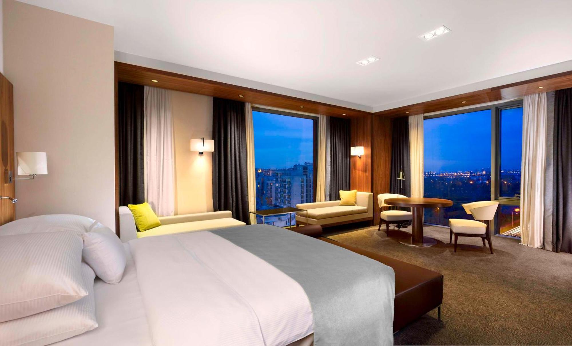 King Corner Suite