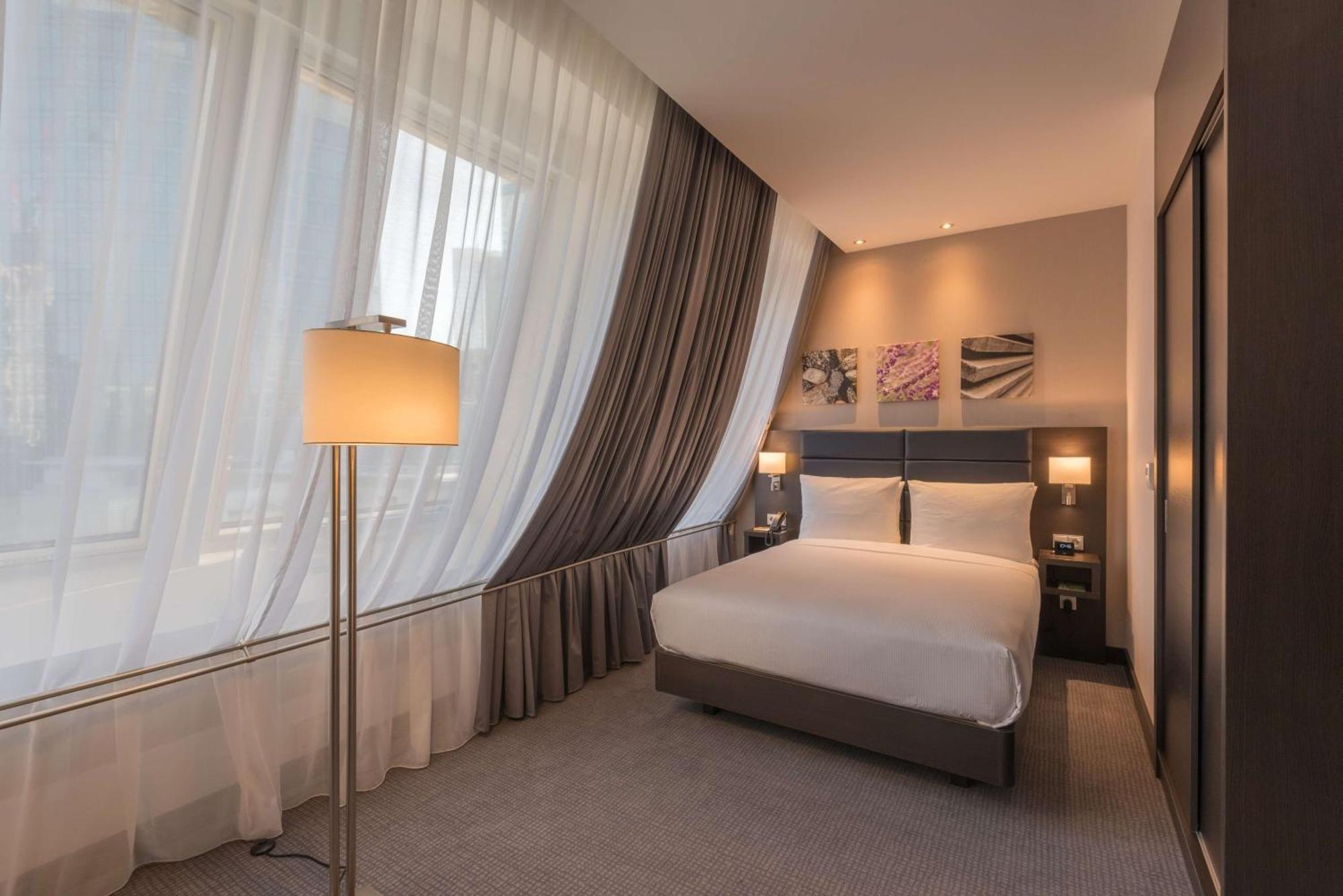 Superior Queen Room,1552473973:JPEG