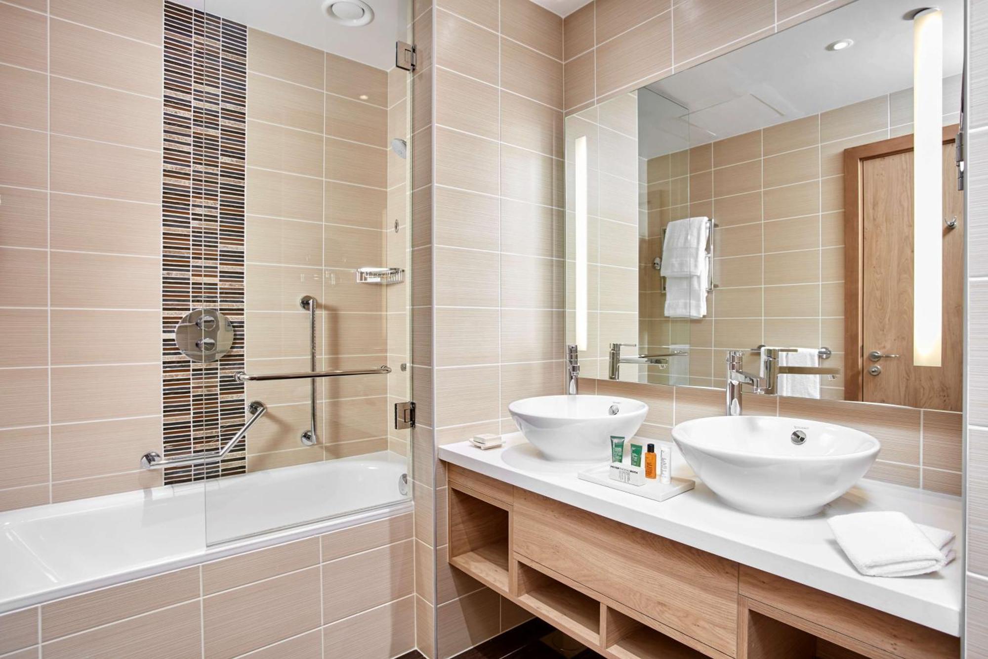 One-Bedroom King Suite