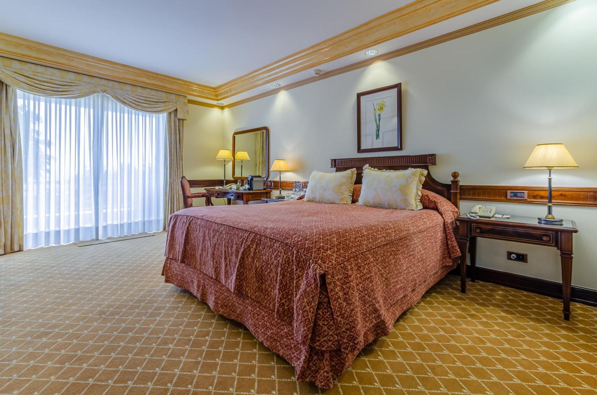 Room River View
