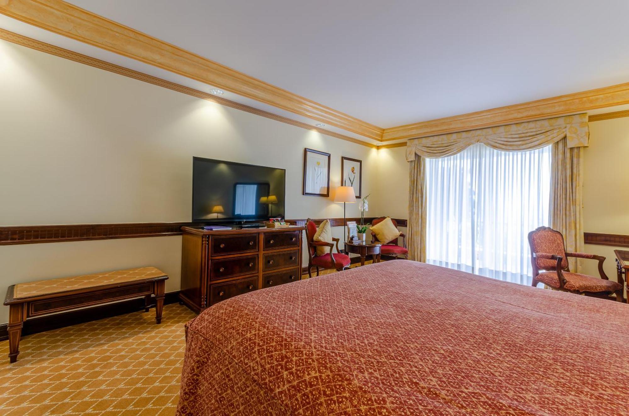 Room River View