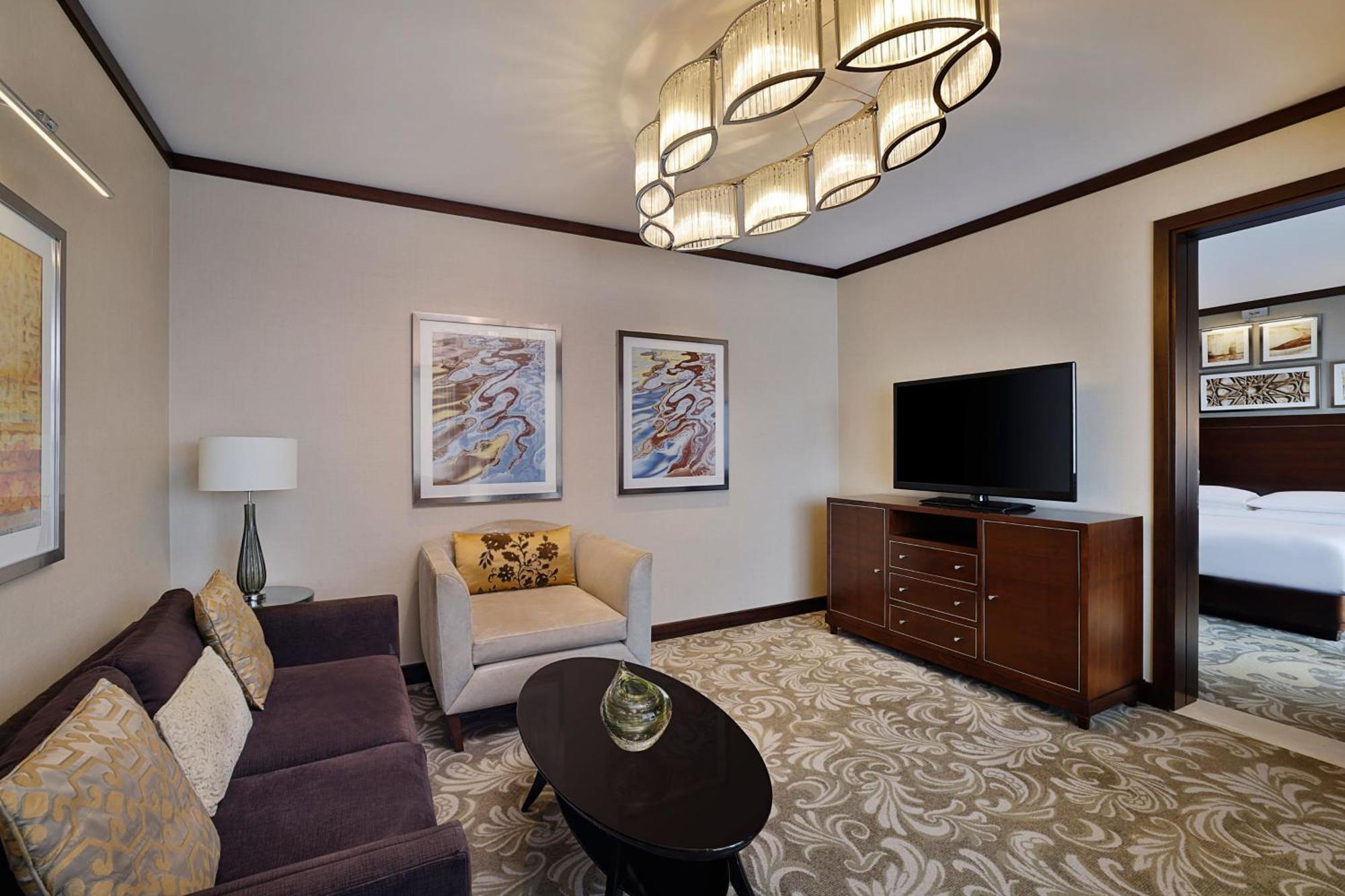 Junior Suite Club lounge access Suite 1 King Creek view