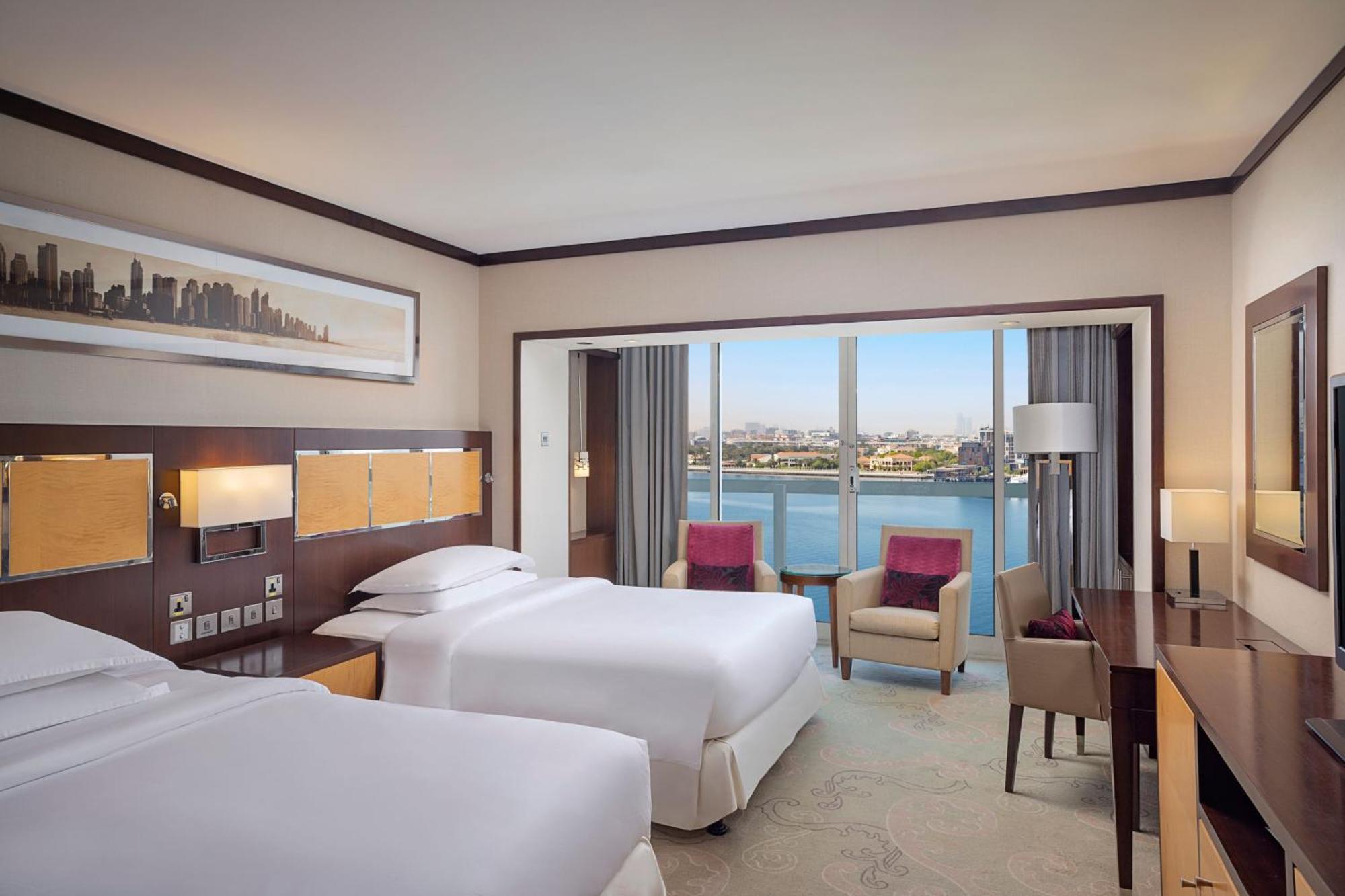 Club Room Club lounge access Guest room 2 Twin or single beds Creek view