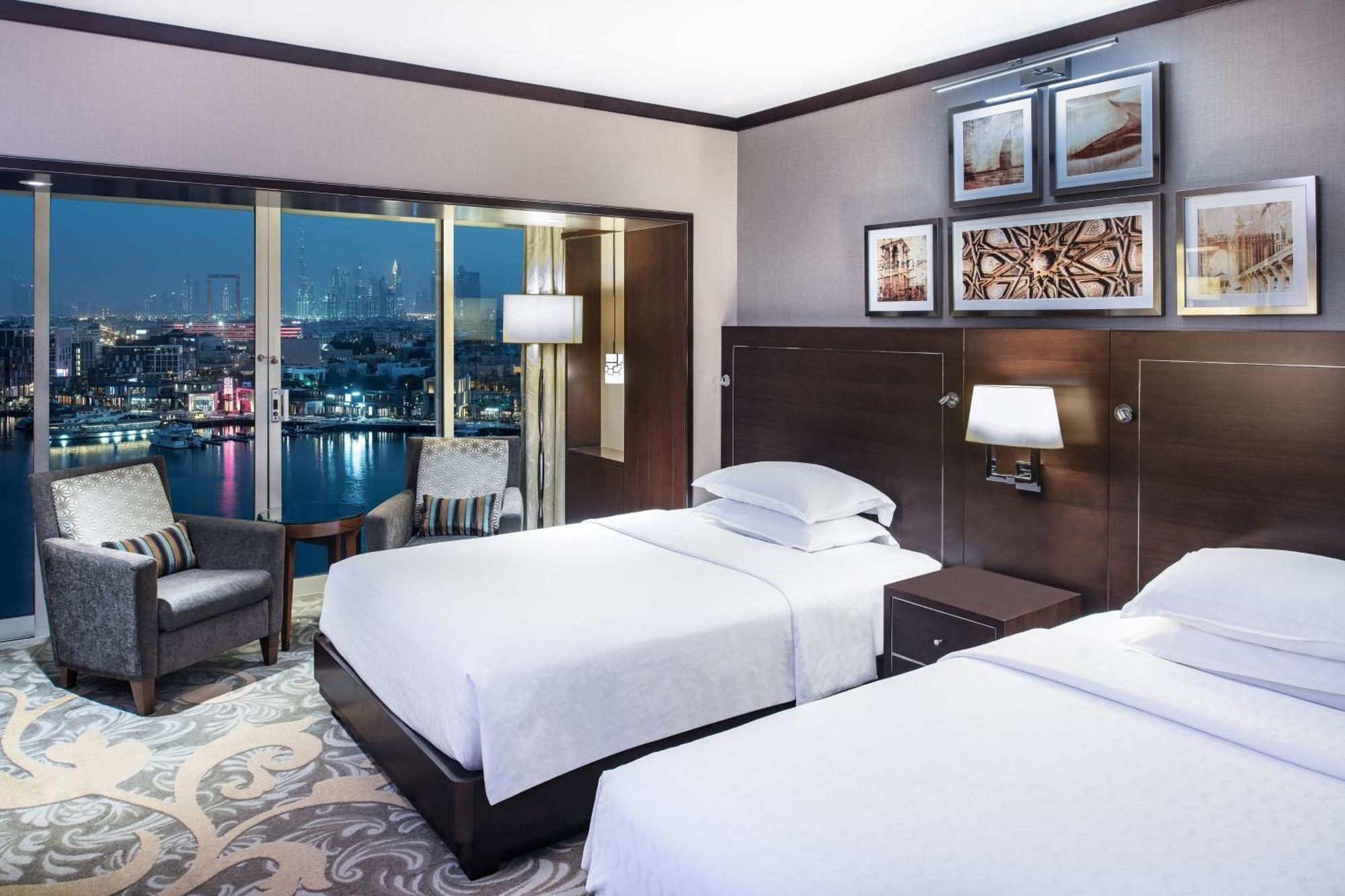 Executive Suite Club lounge access Suite