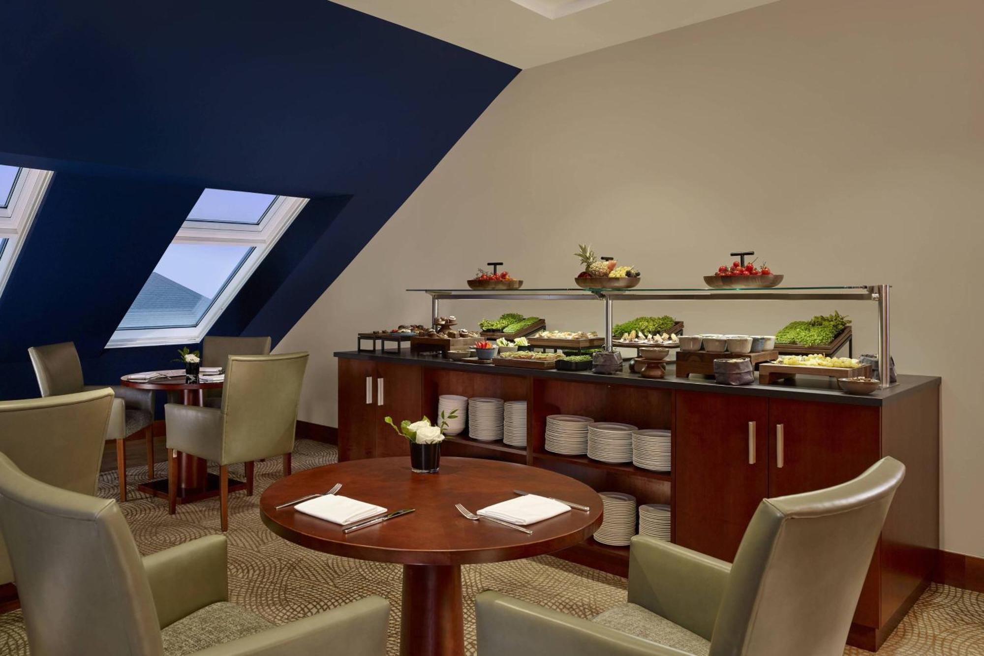 2-Bedroom Premium Executive Suite Club lounge access