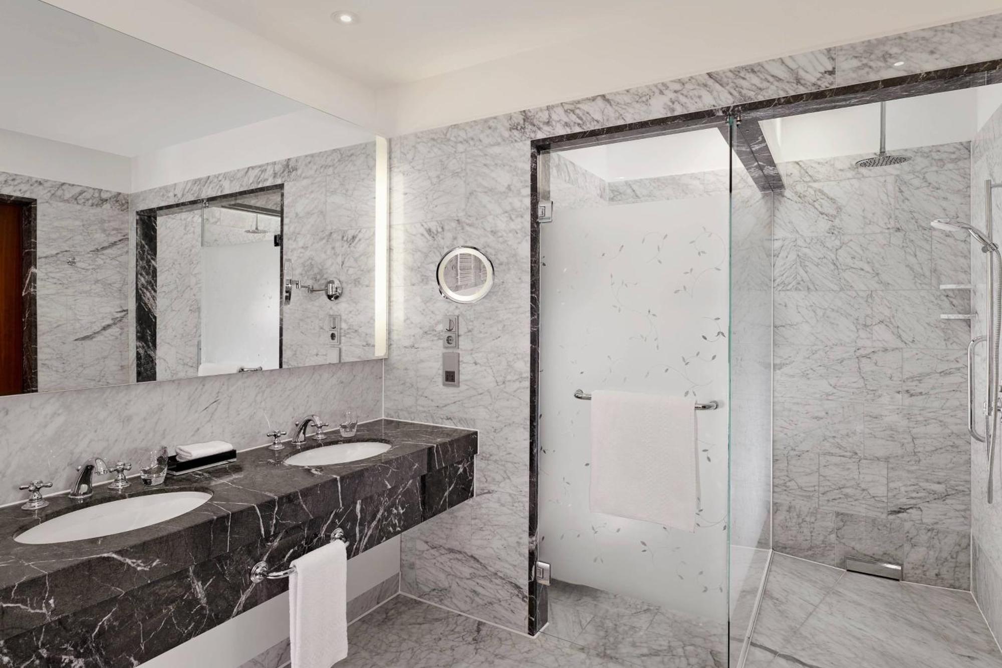 2-Bedroom Premium Executive Suite Club lounge access
