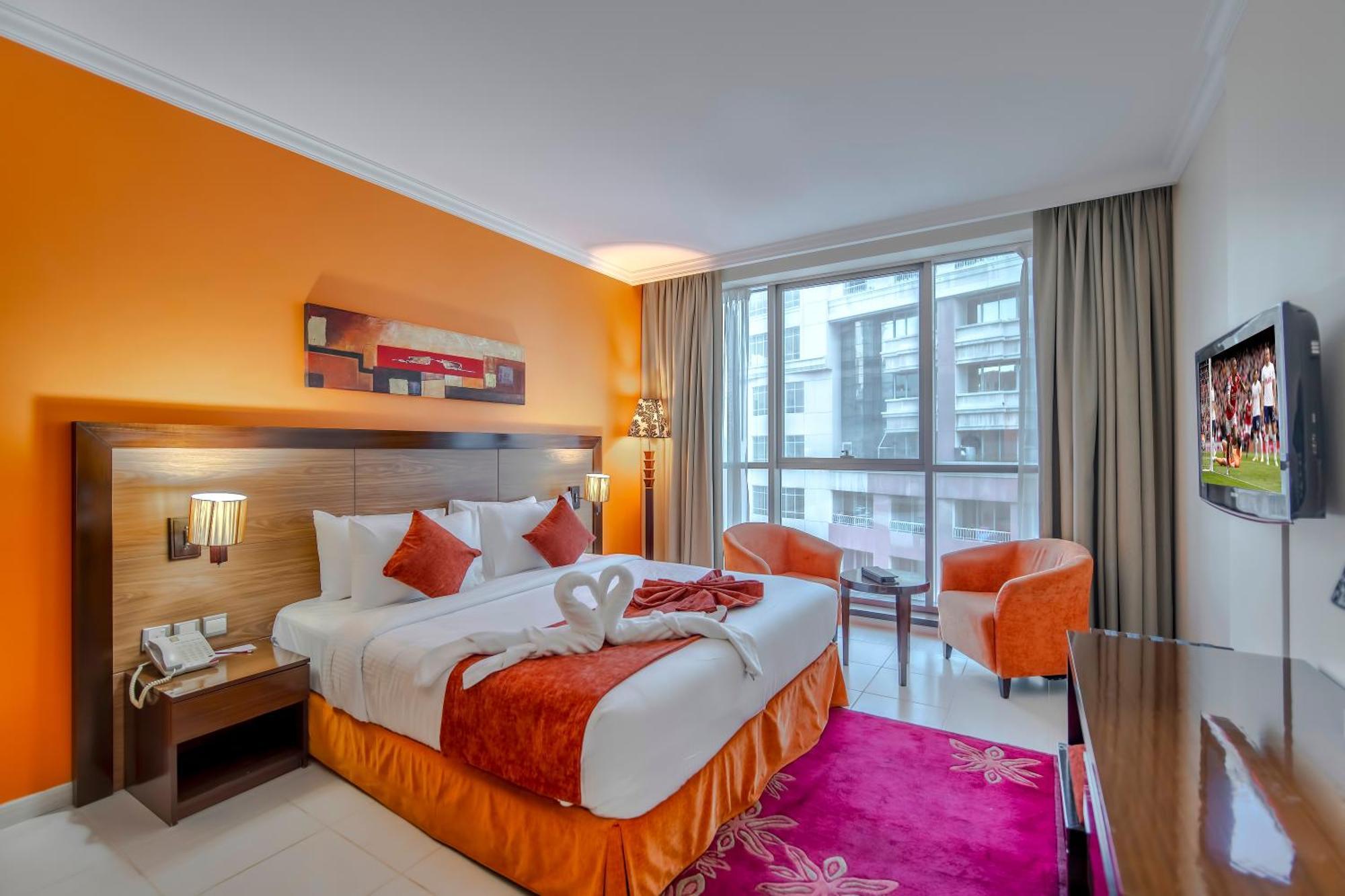 Deluxe Two Bedroom Apartment Balcony